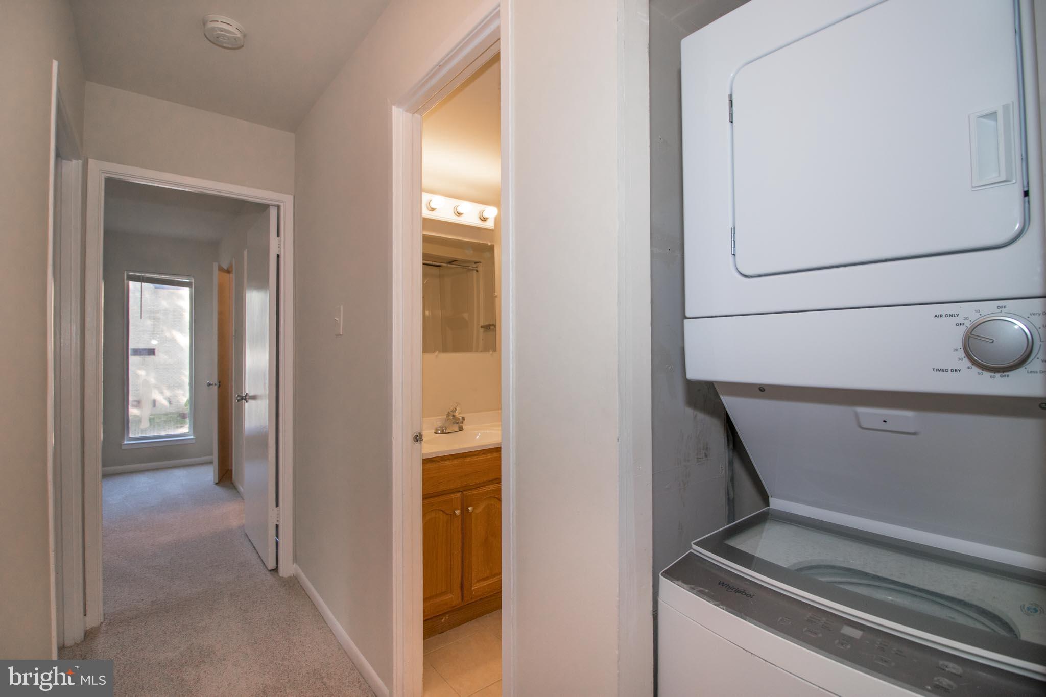 SUMMERTREE CONDO APTS - Residential