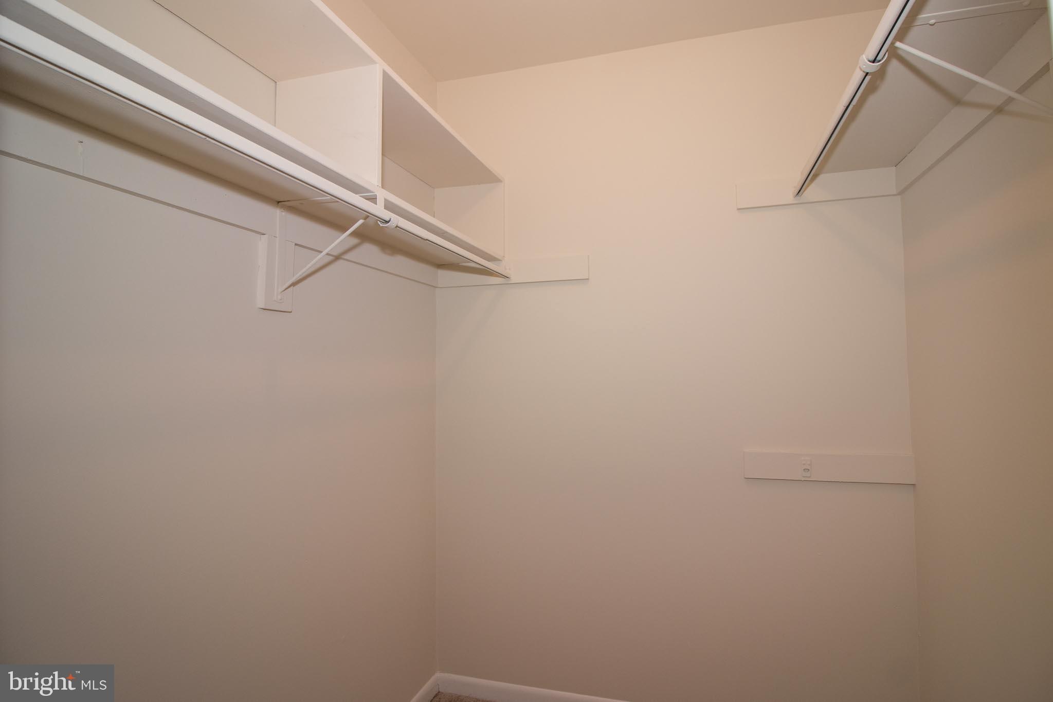 SUMMERTREE CONDO APTS - Residential