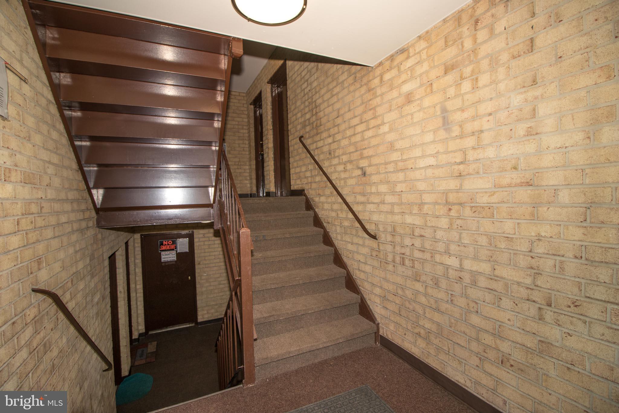 SUMMERTREE CONDO APTS - Residential