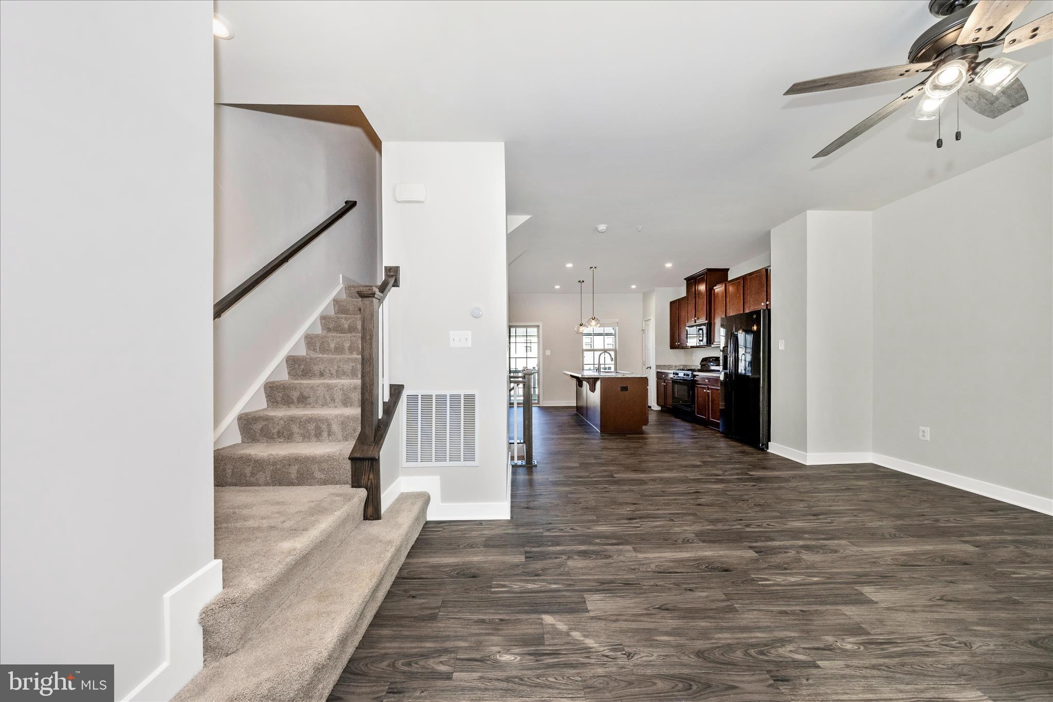 LAKE LINGANORE - Residential