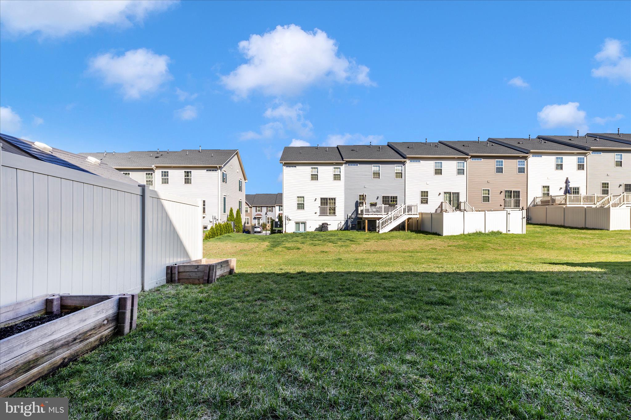 LAKE LINGANORE - Residential