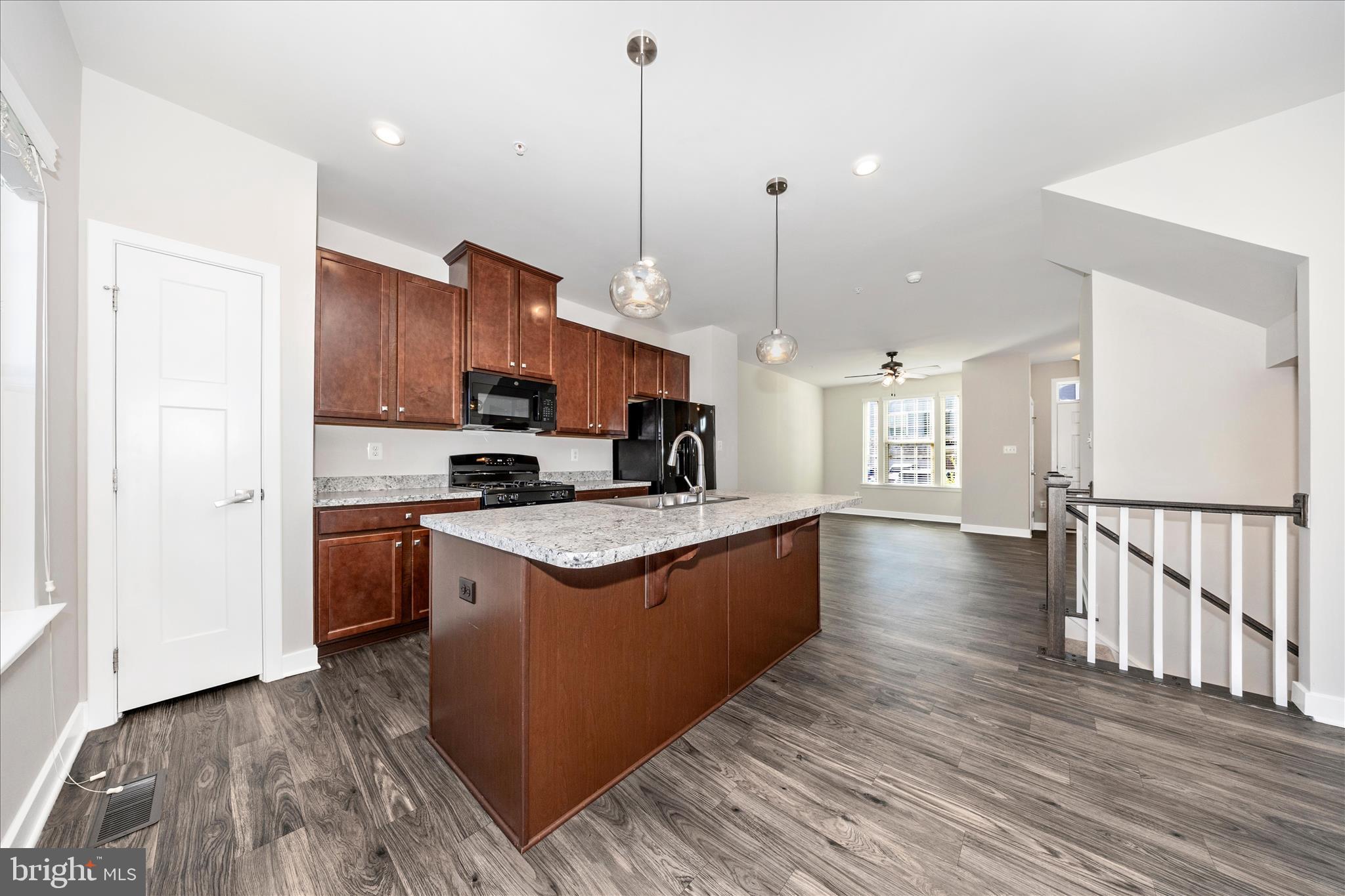 LAKE LINGANORE - Residential