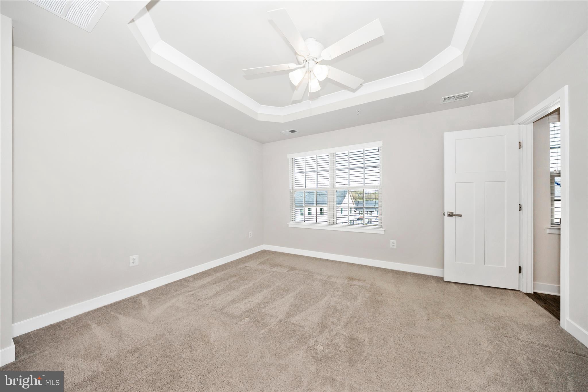 LAKE LINGANORE - Residential