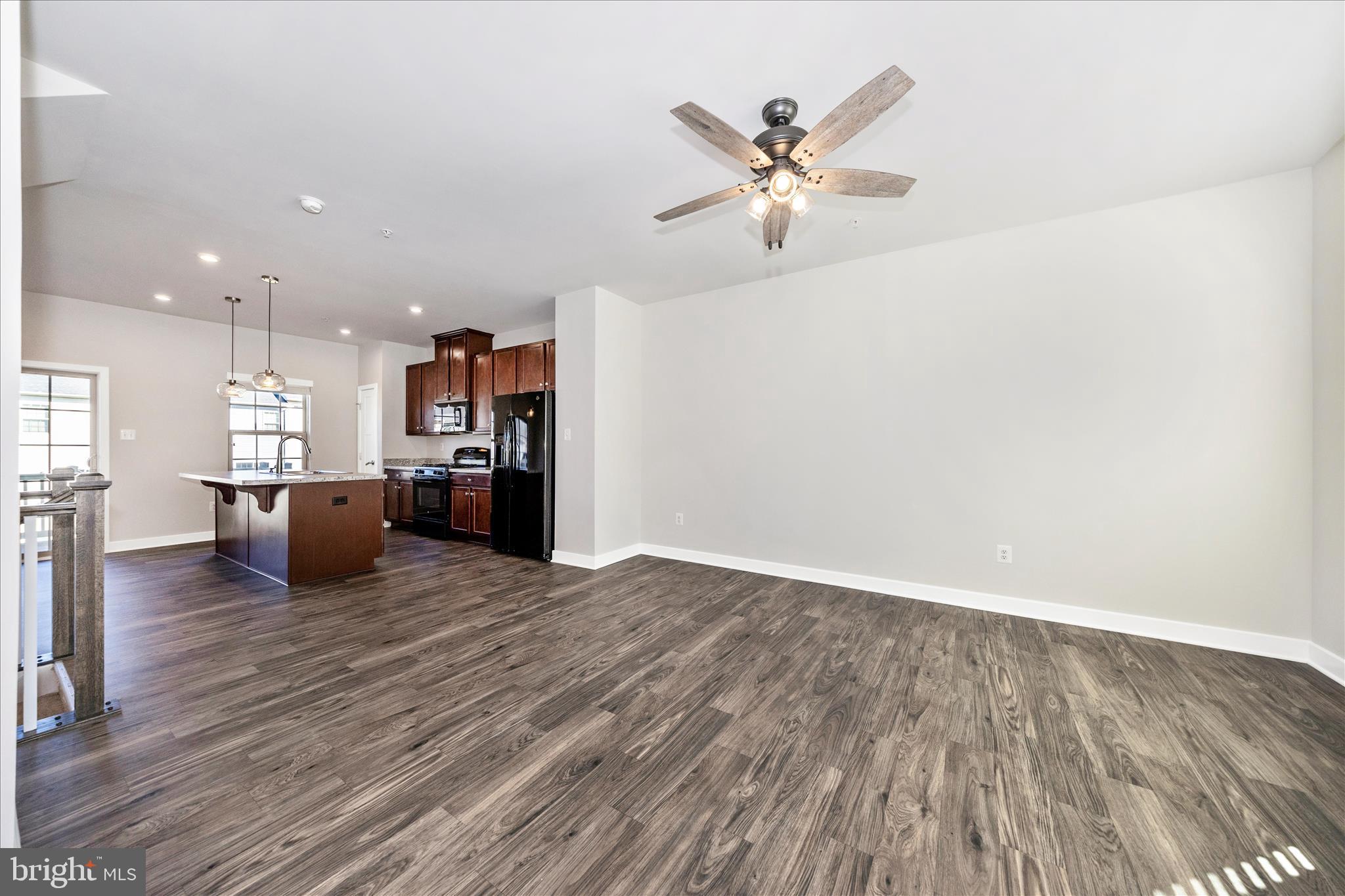 LAKE LINGANORE - Residential