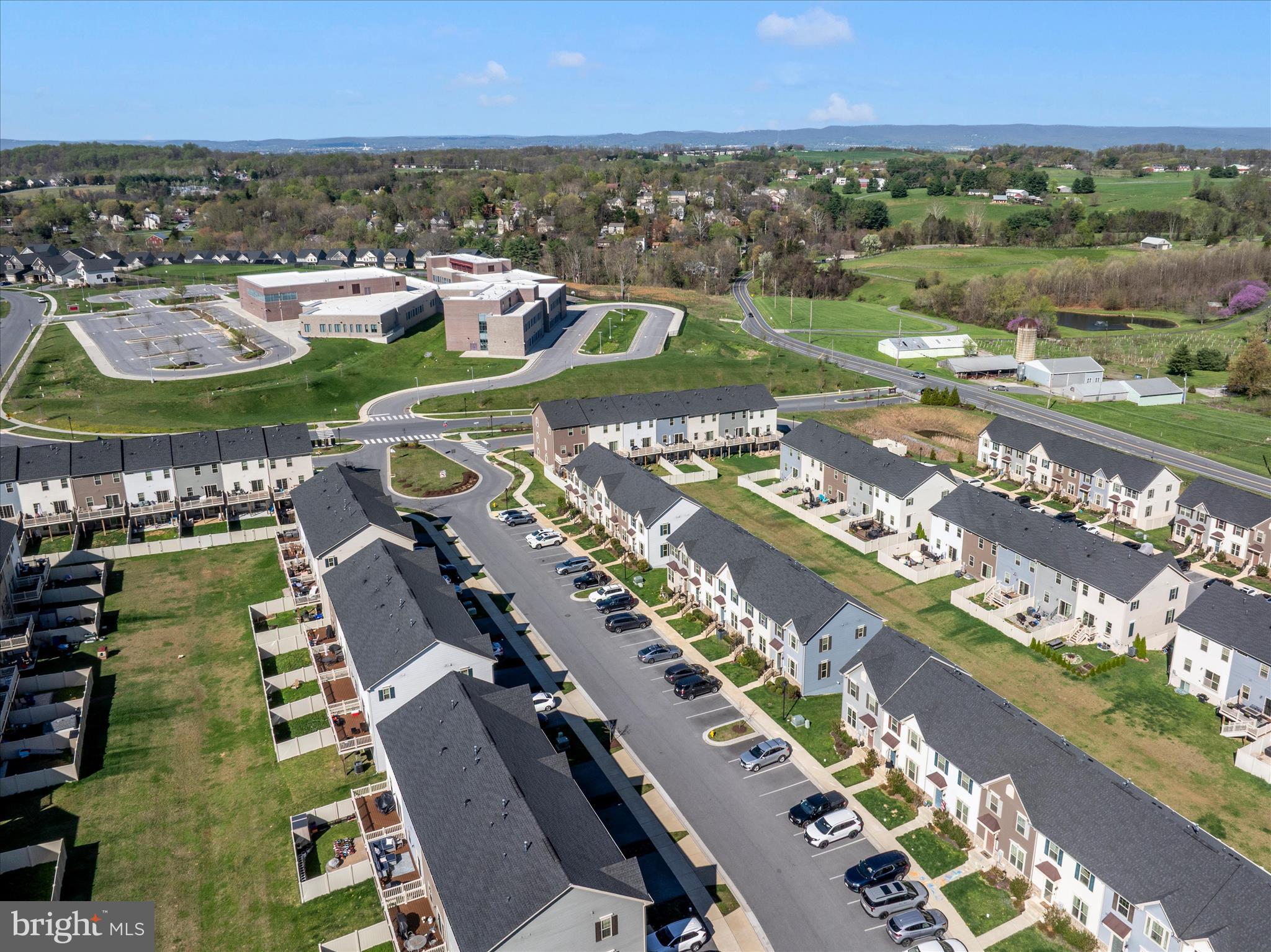 LAKE LINGANORE - Residential