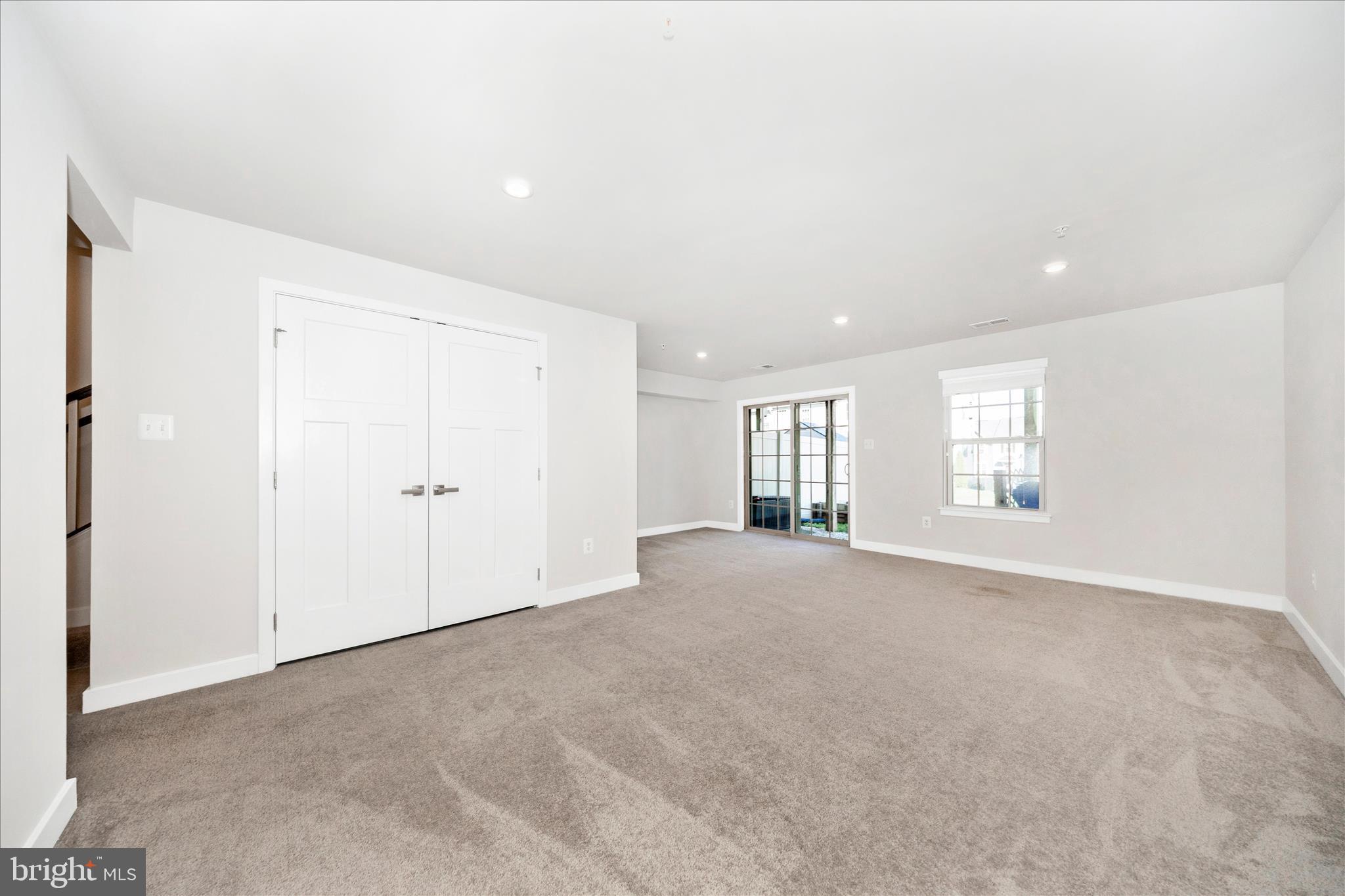 LAKE LINGANORE - Residential