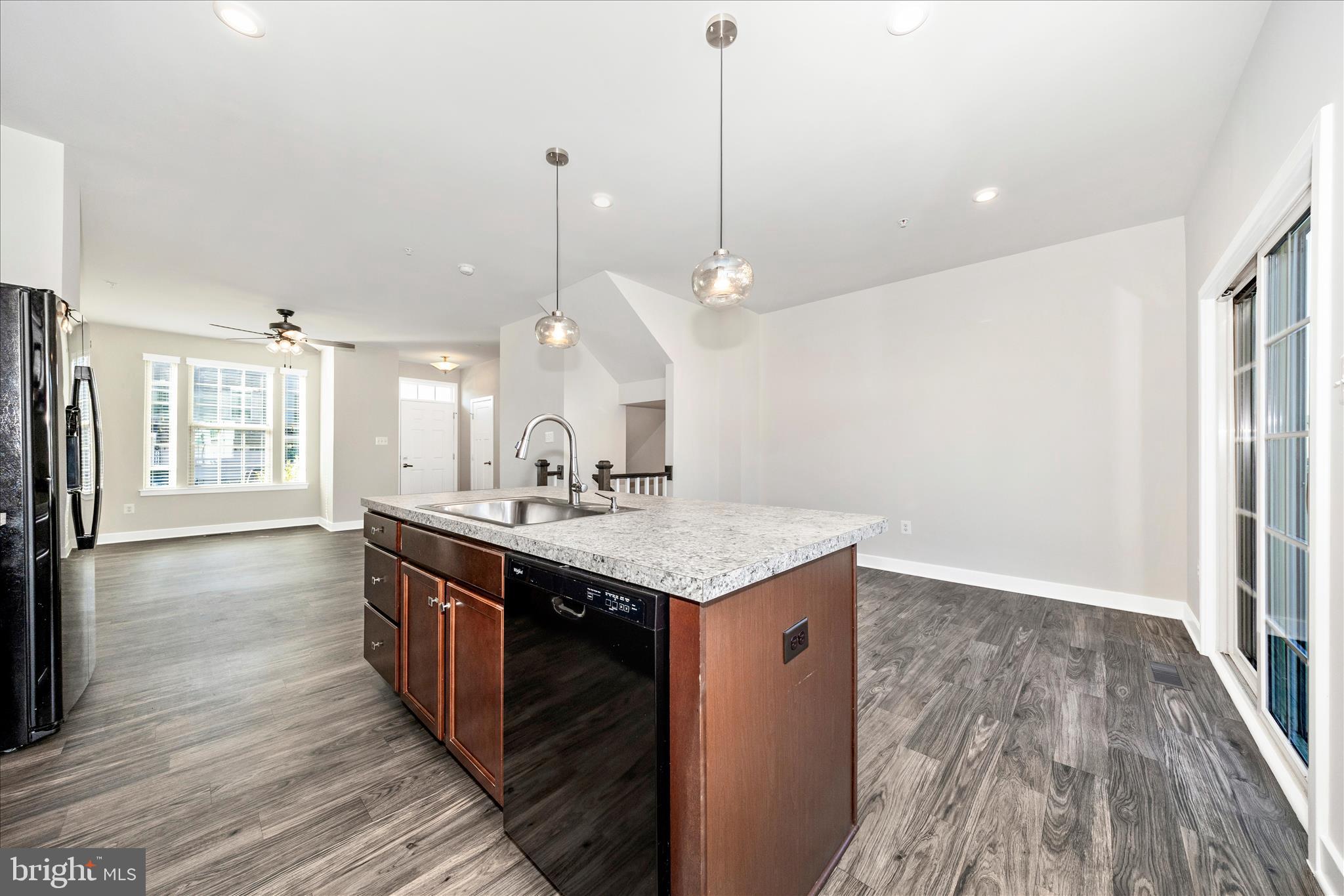 LAKE LINGANORE - Residential