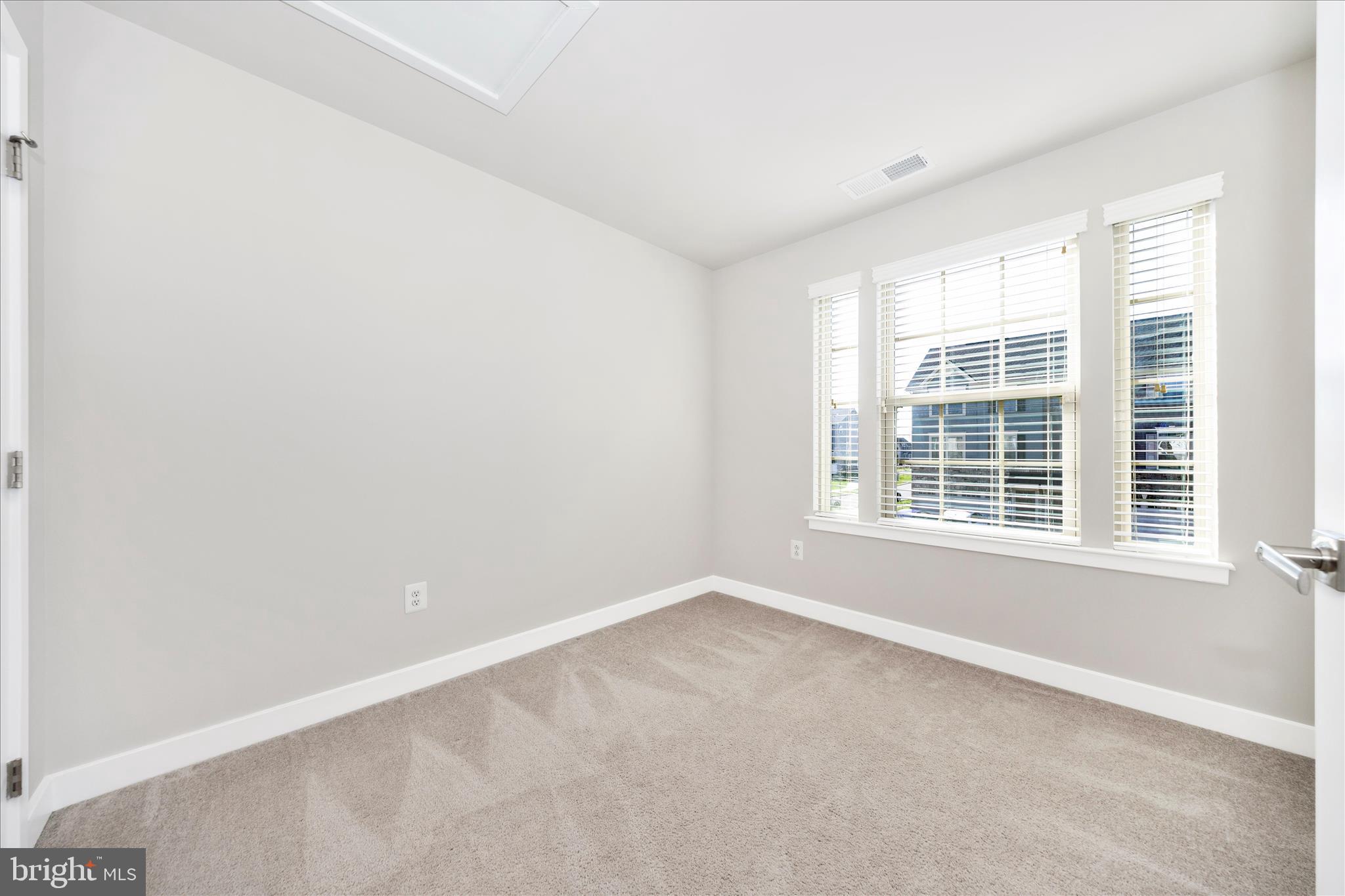 LAKE LINGANORE - Residential