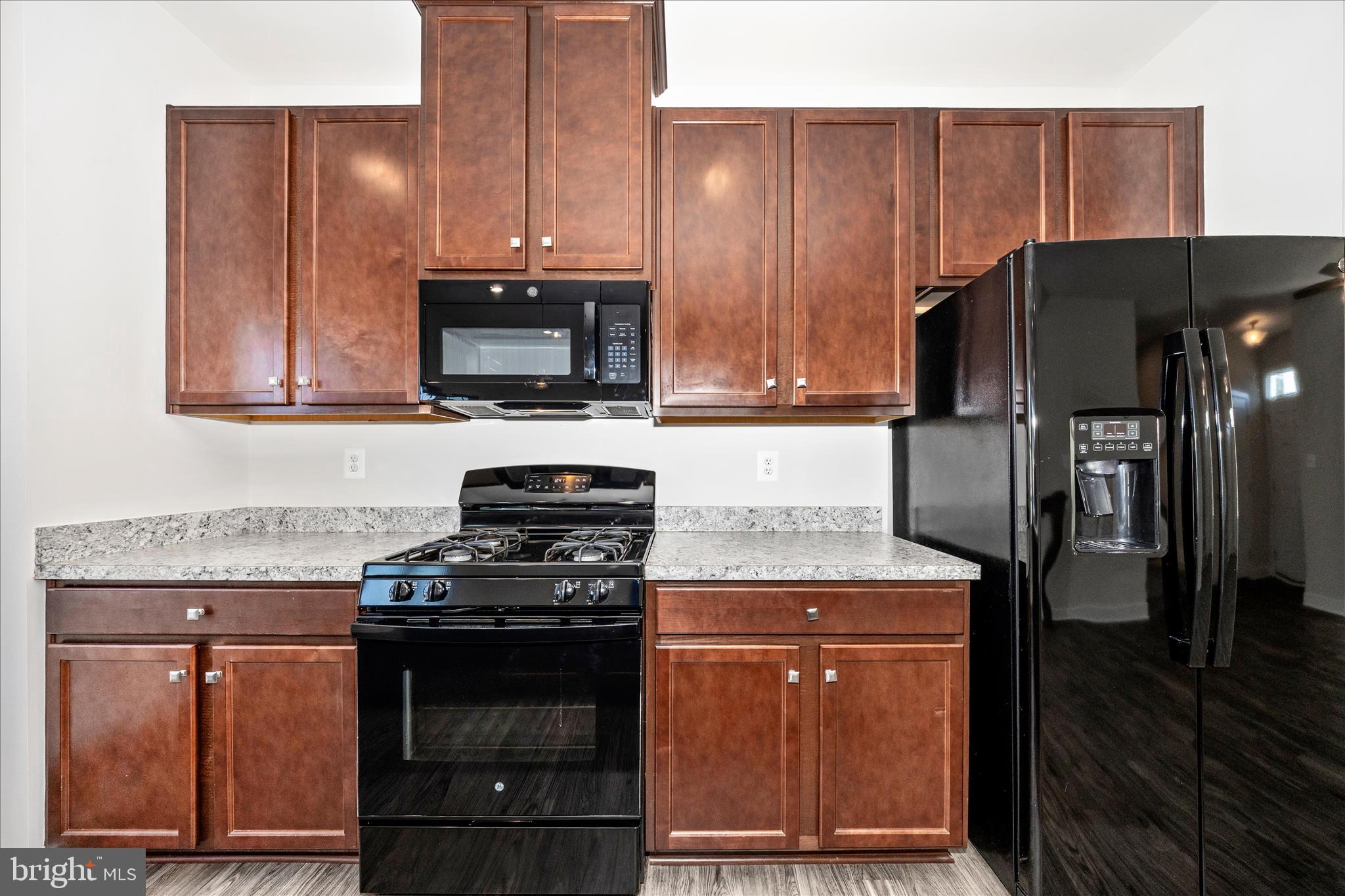 LAKE LINGANORE - Residential