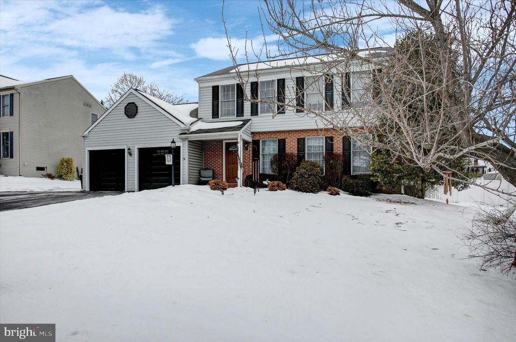 Photo of 65 Ridgeview Drive, ETTERS, PA 17319 (MLS # PAYK2097726)