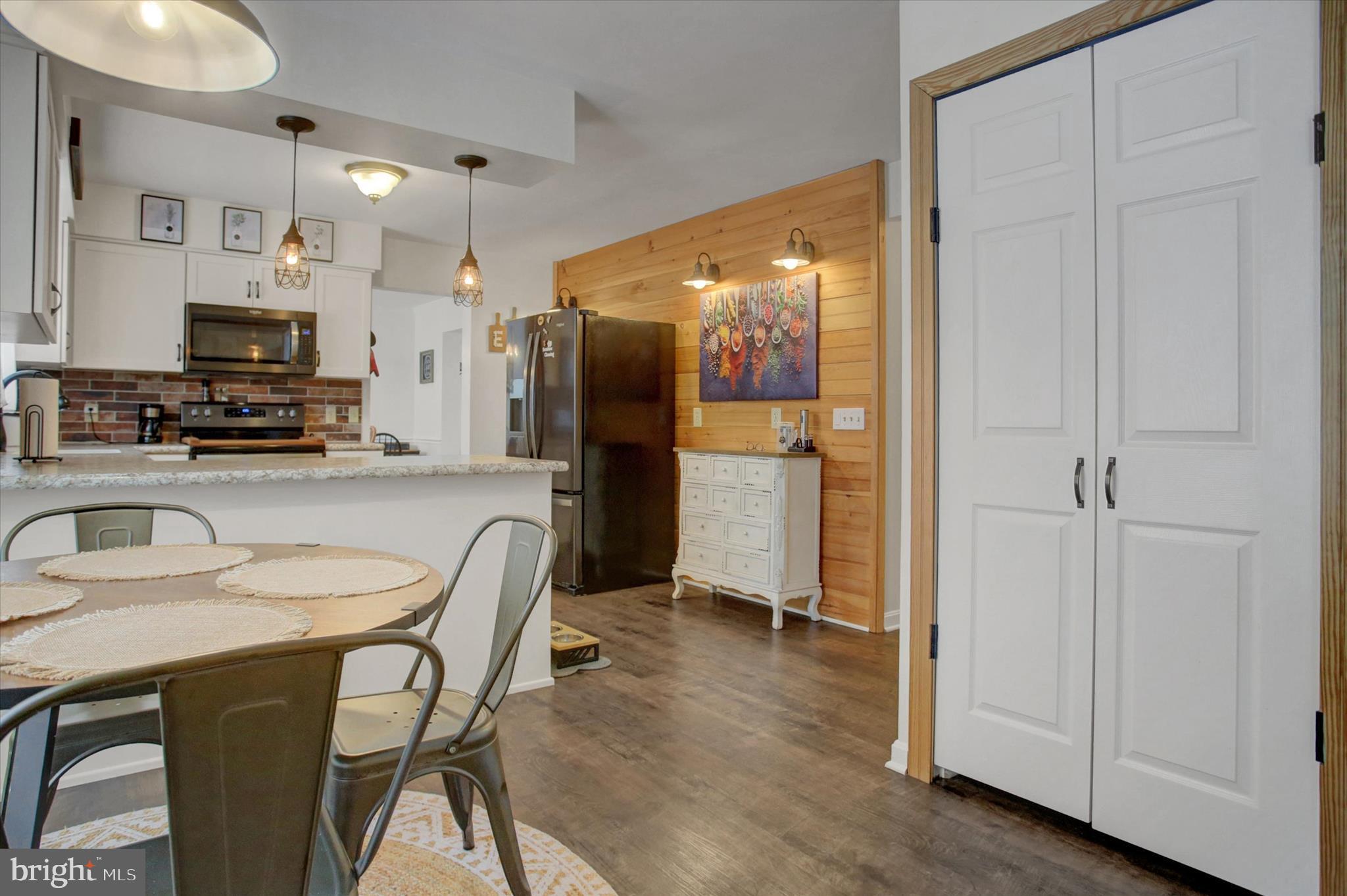 RIDGEVIEW - Residential