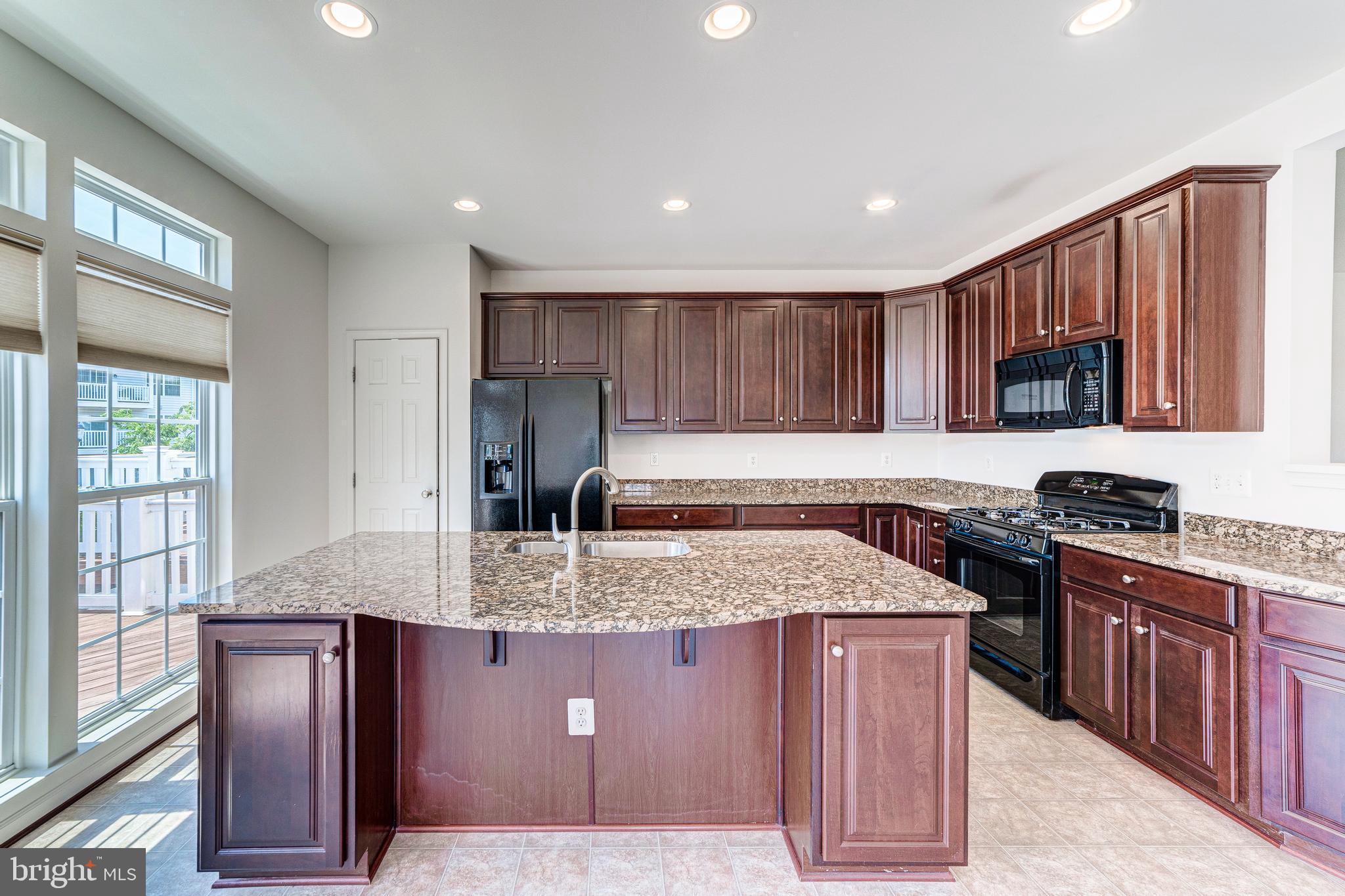 POTOMAC CLUB - Residential