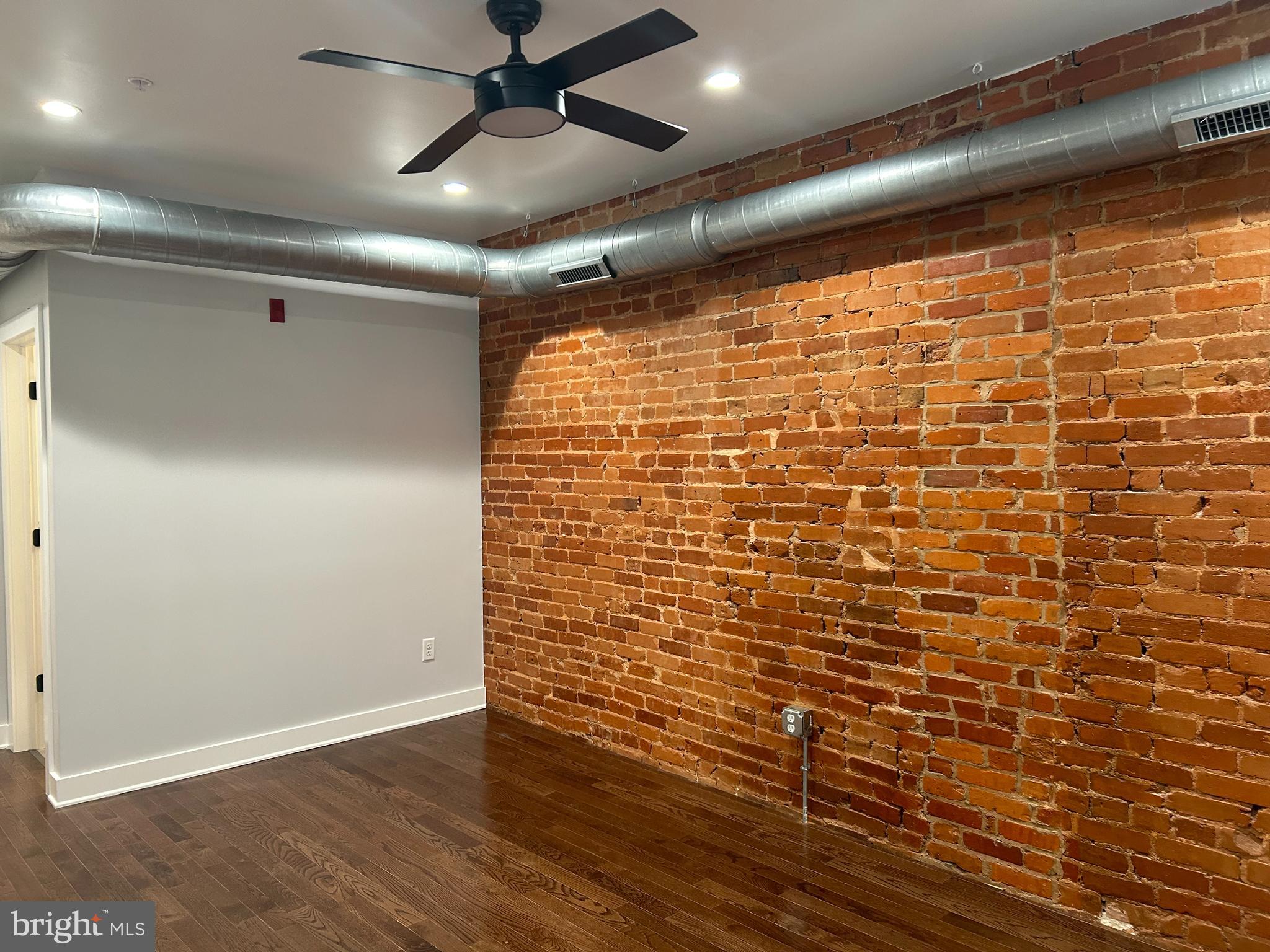 UNIVERSITY CITY - Residential Lease