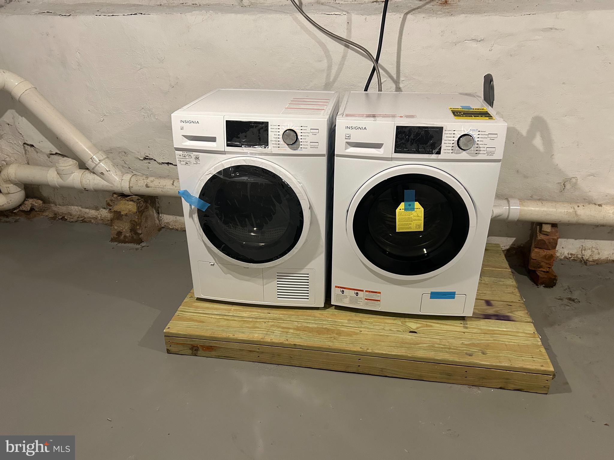 UNIVERSITY CITY - Residential Lease