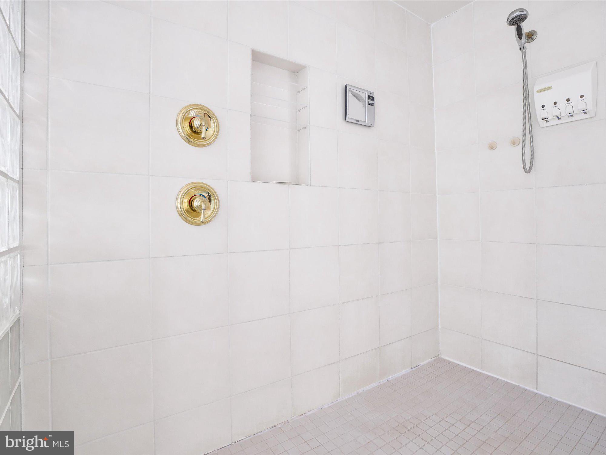 AIRVILLE - Residential