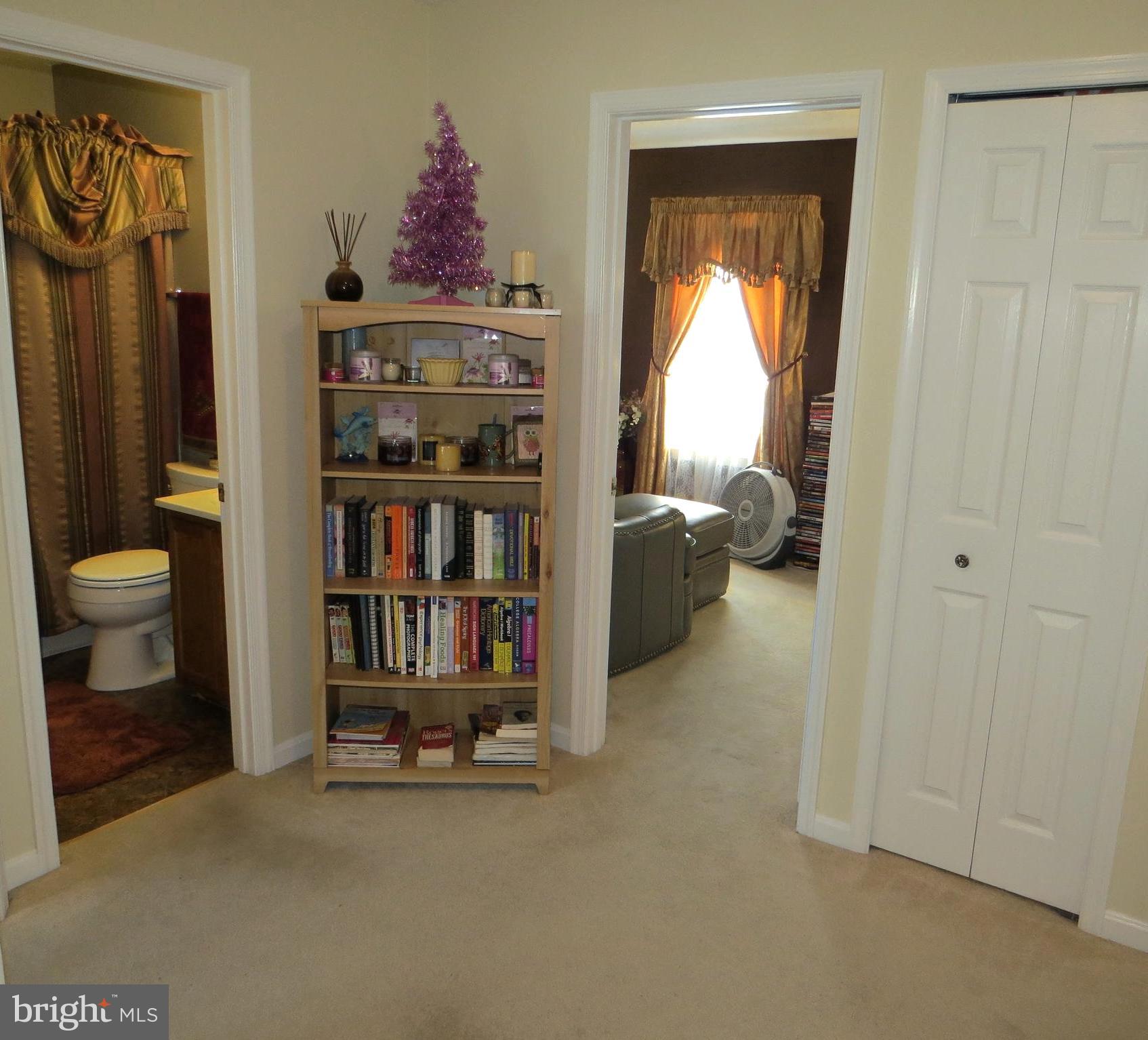 YORKSHIRE KNOLLS - Residential