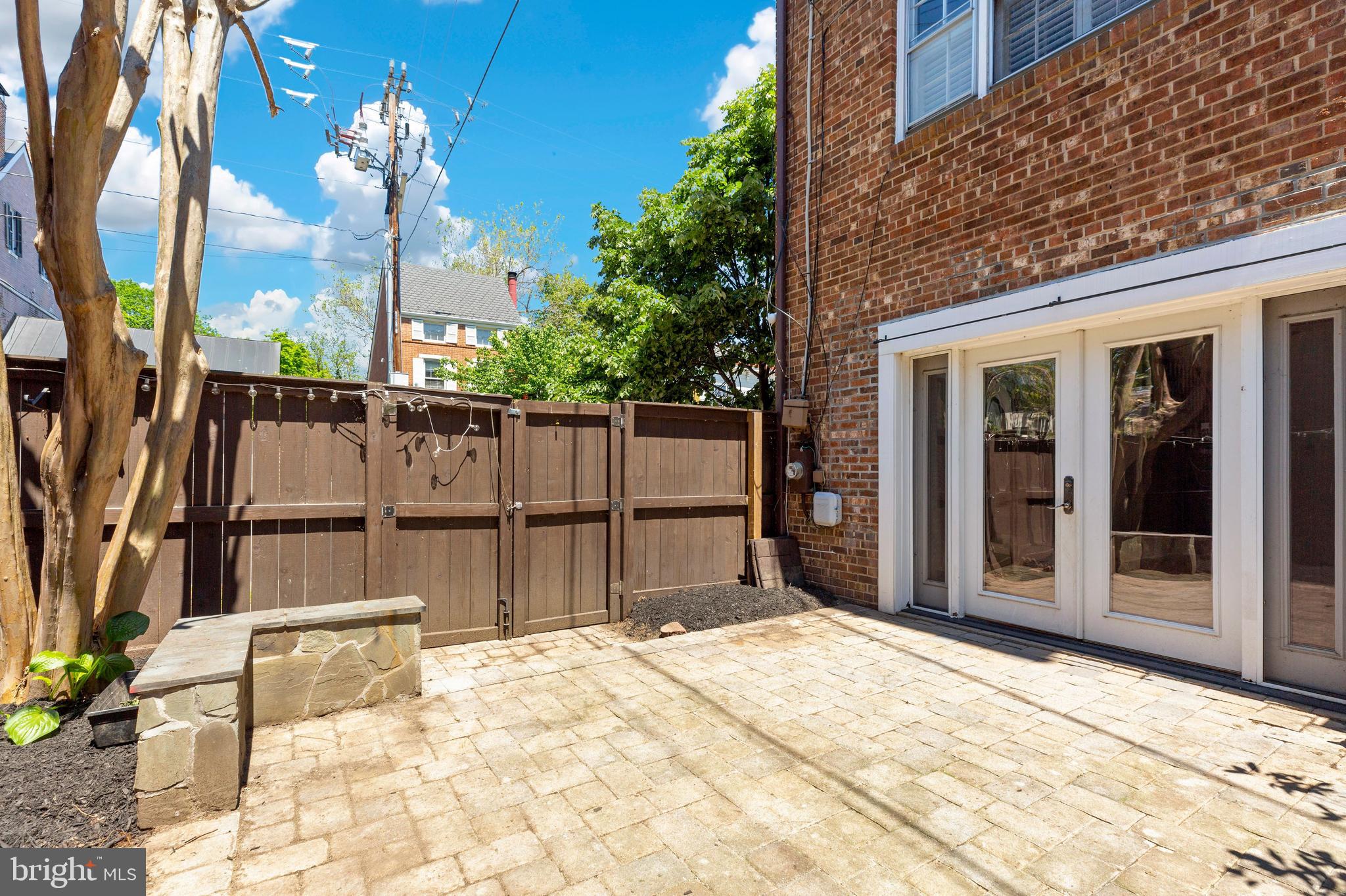 OLD TOWN ALEXANDRIA - Residential Lease