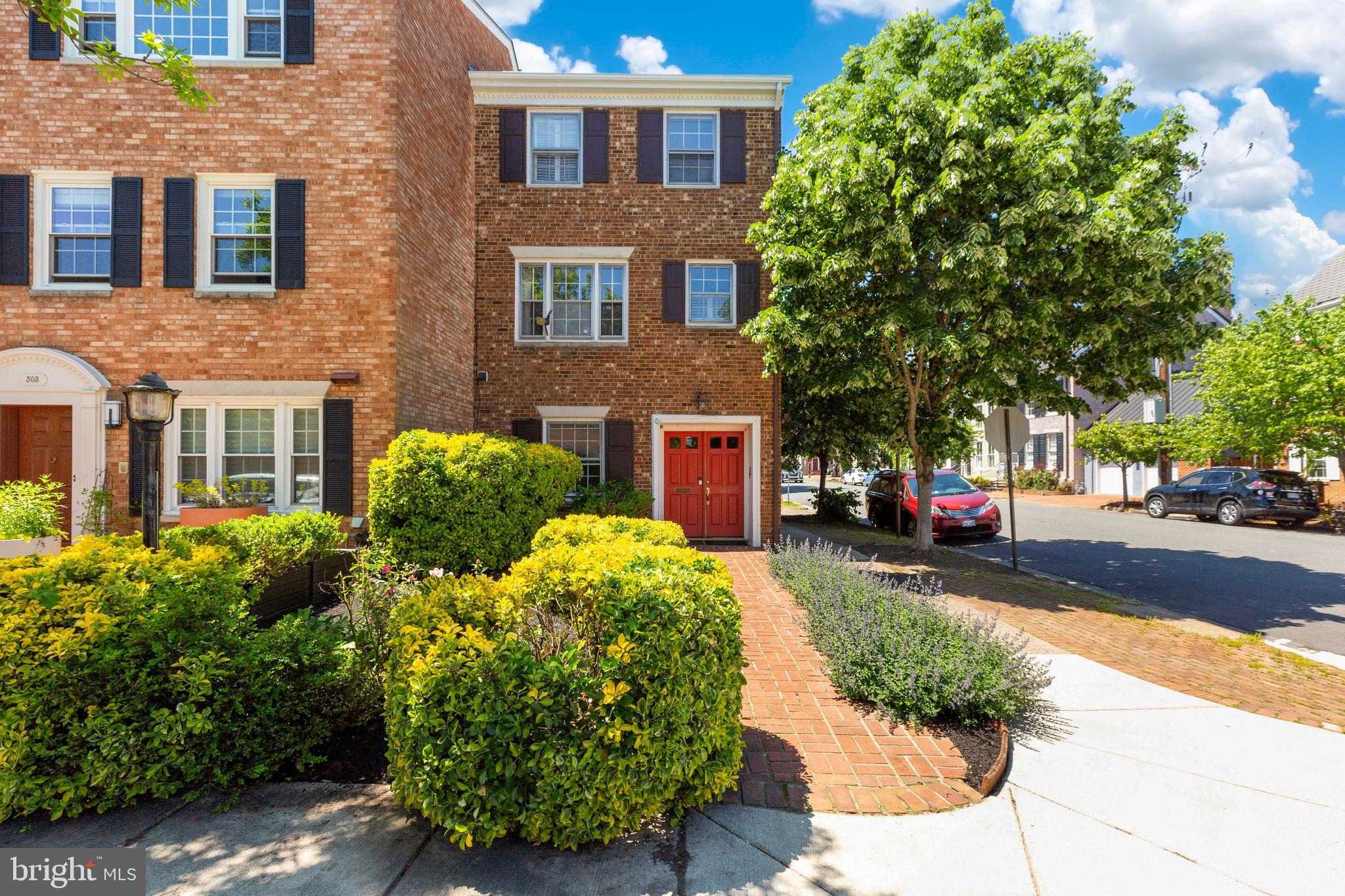 OLD TOWN ALEXANDRIA - Residential Lease