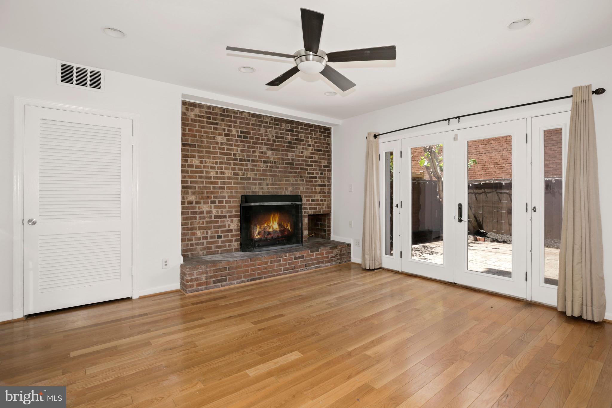 OLD TOWN ALEXANDRIA - Residential Lease