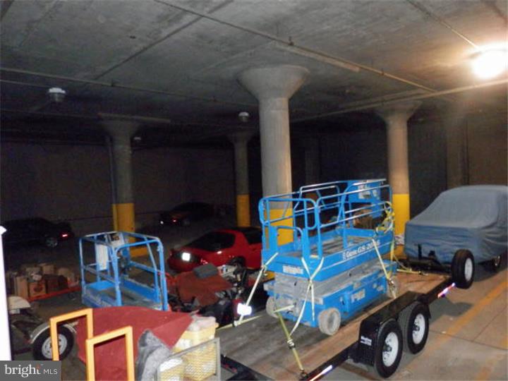 KENSINGTON - Commercial Sale