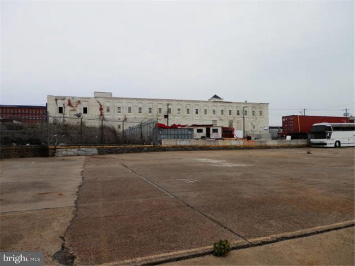 KENSINGTON - Commercial Sale