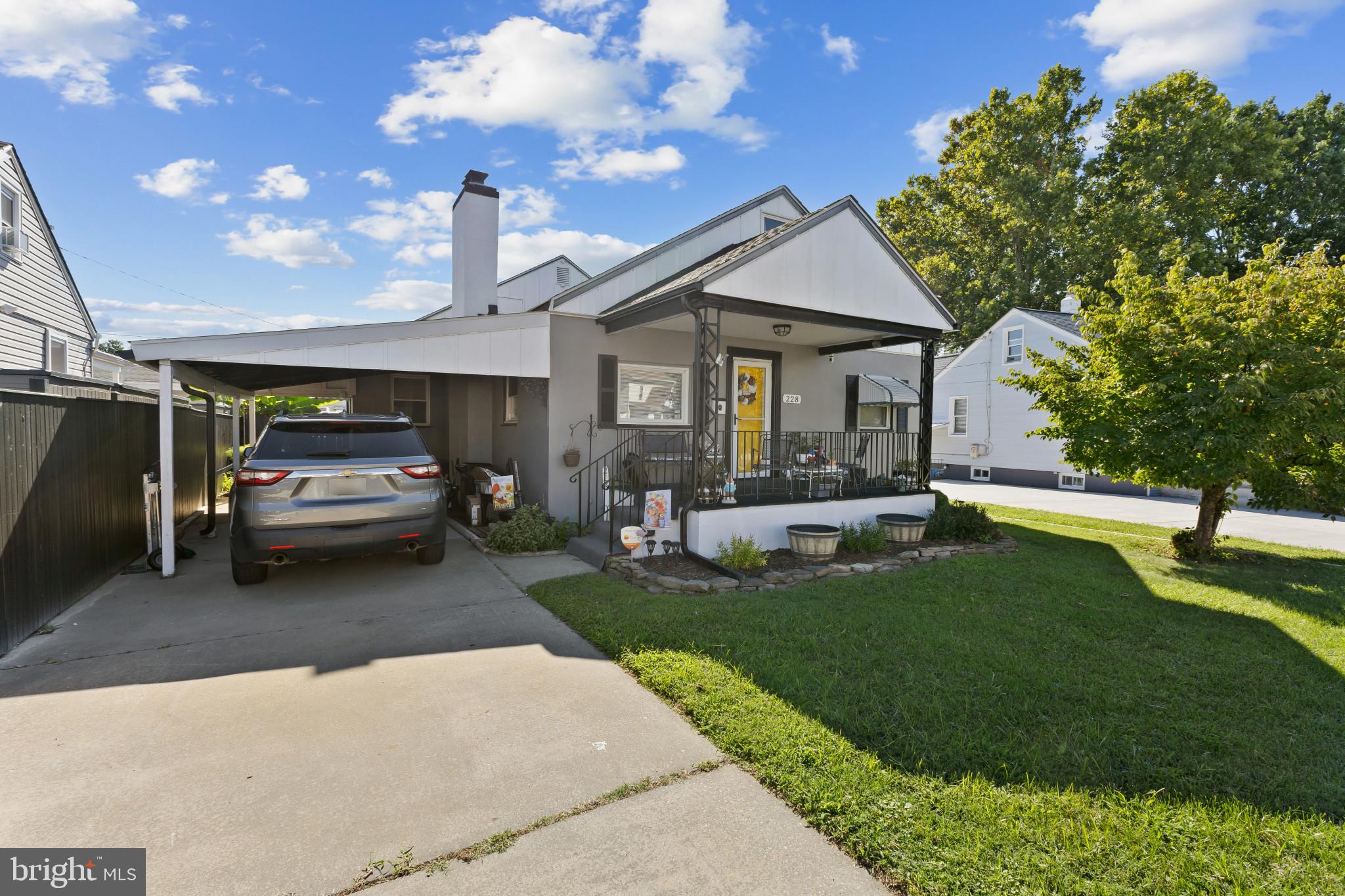 228 OAKWOOD ROAD