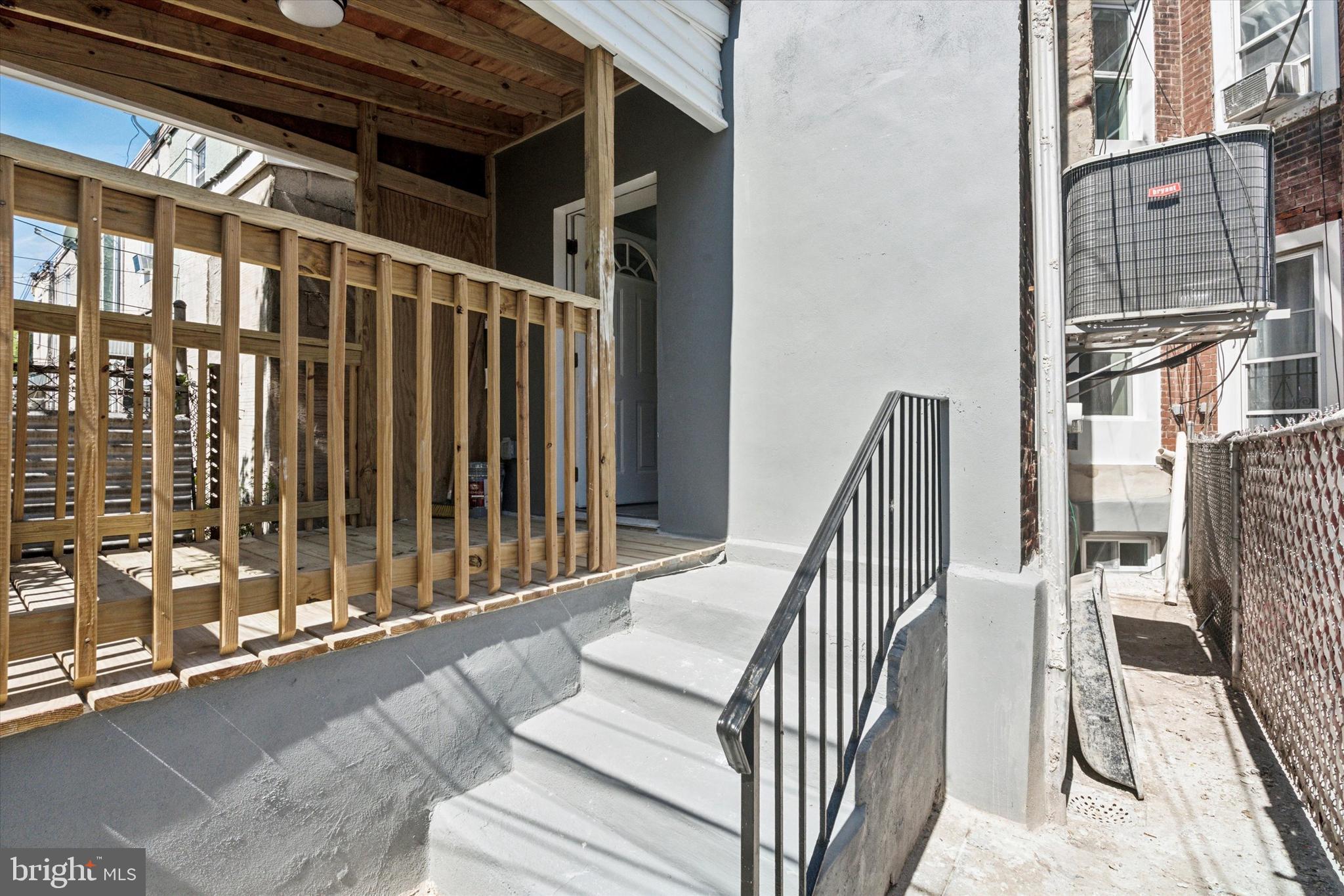 KENSINGTON - Residential