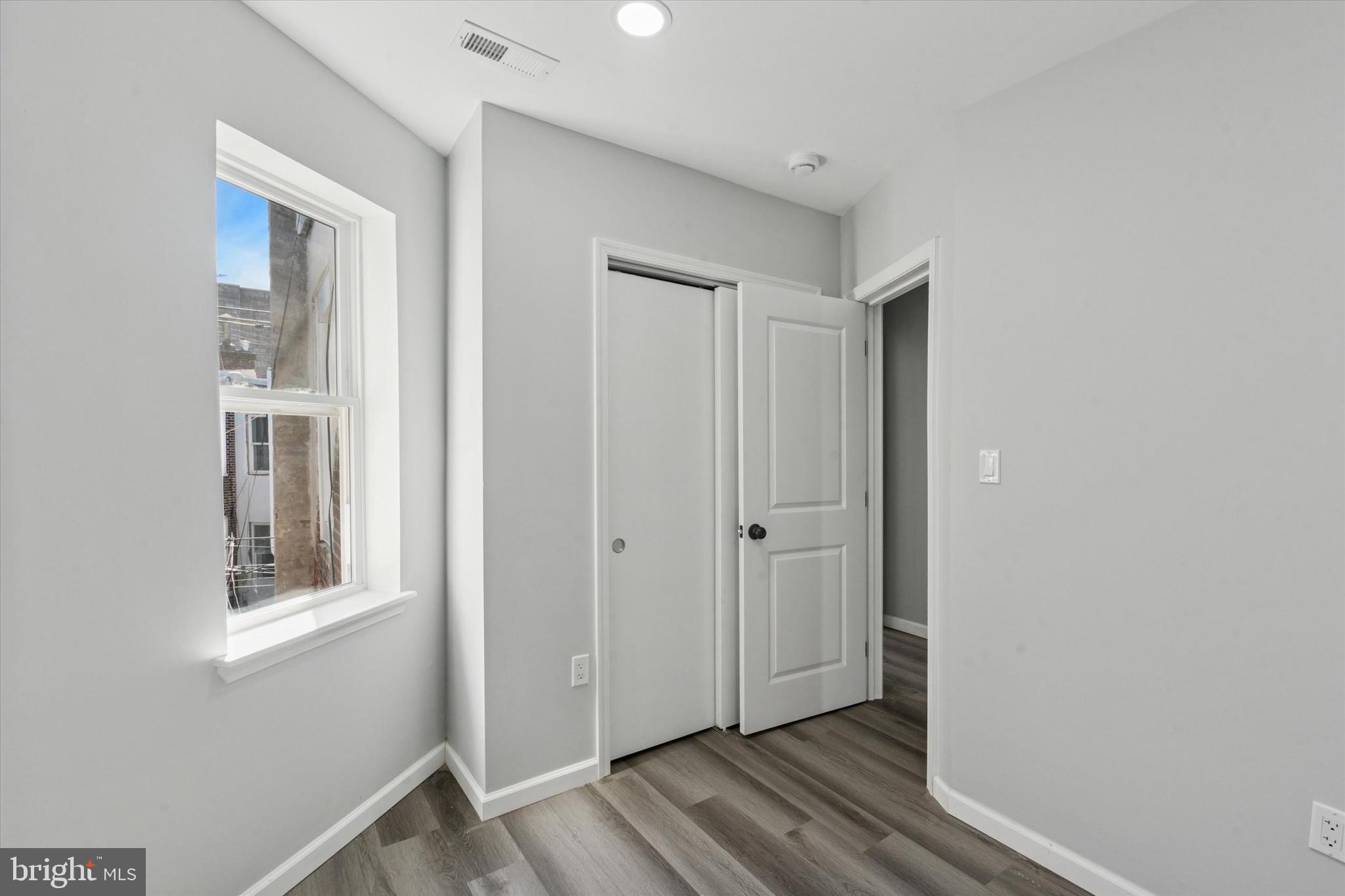 KENSINGTON - Residential