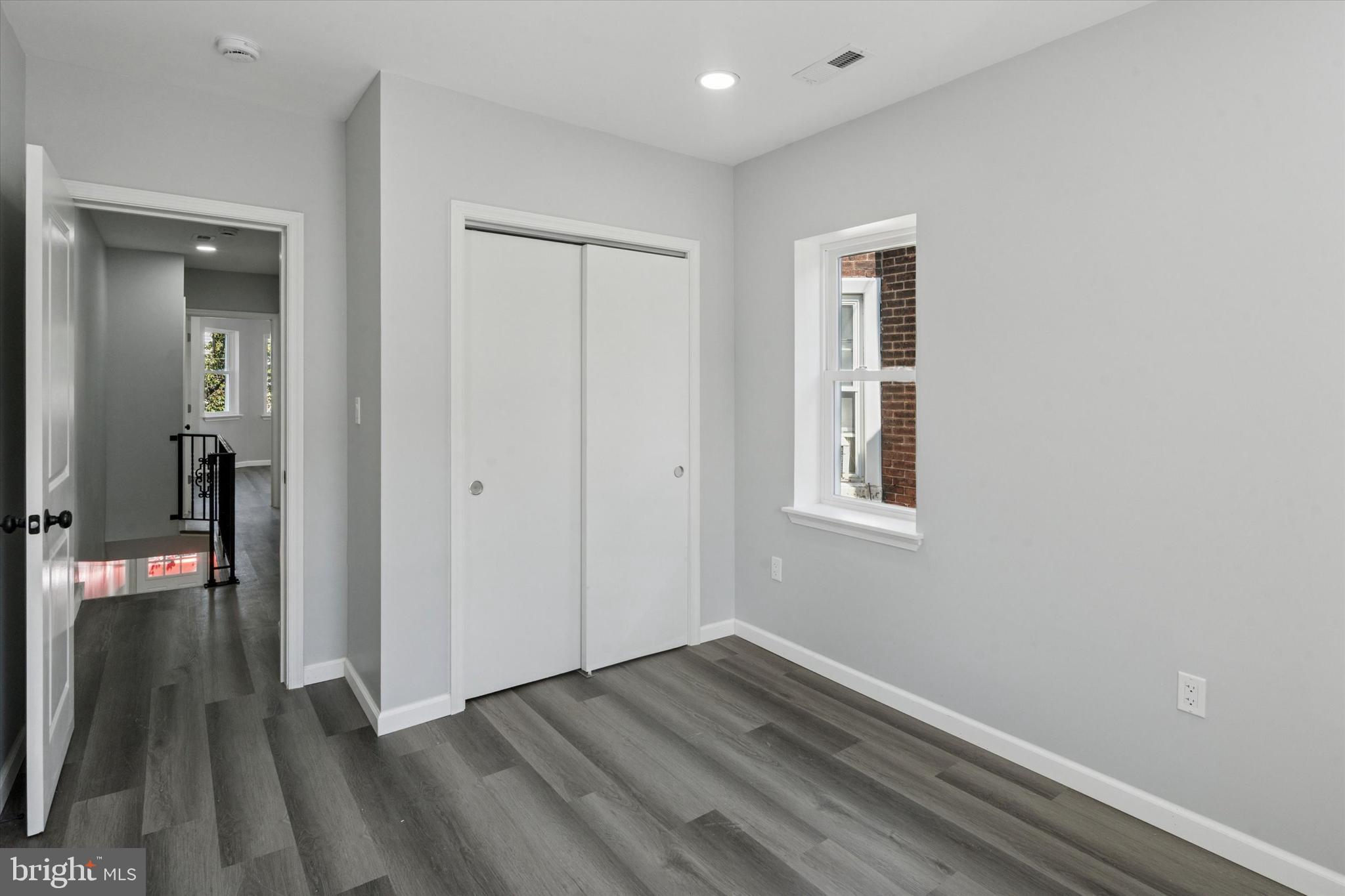 KENSINGTON - Residential