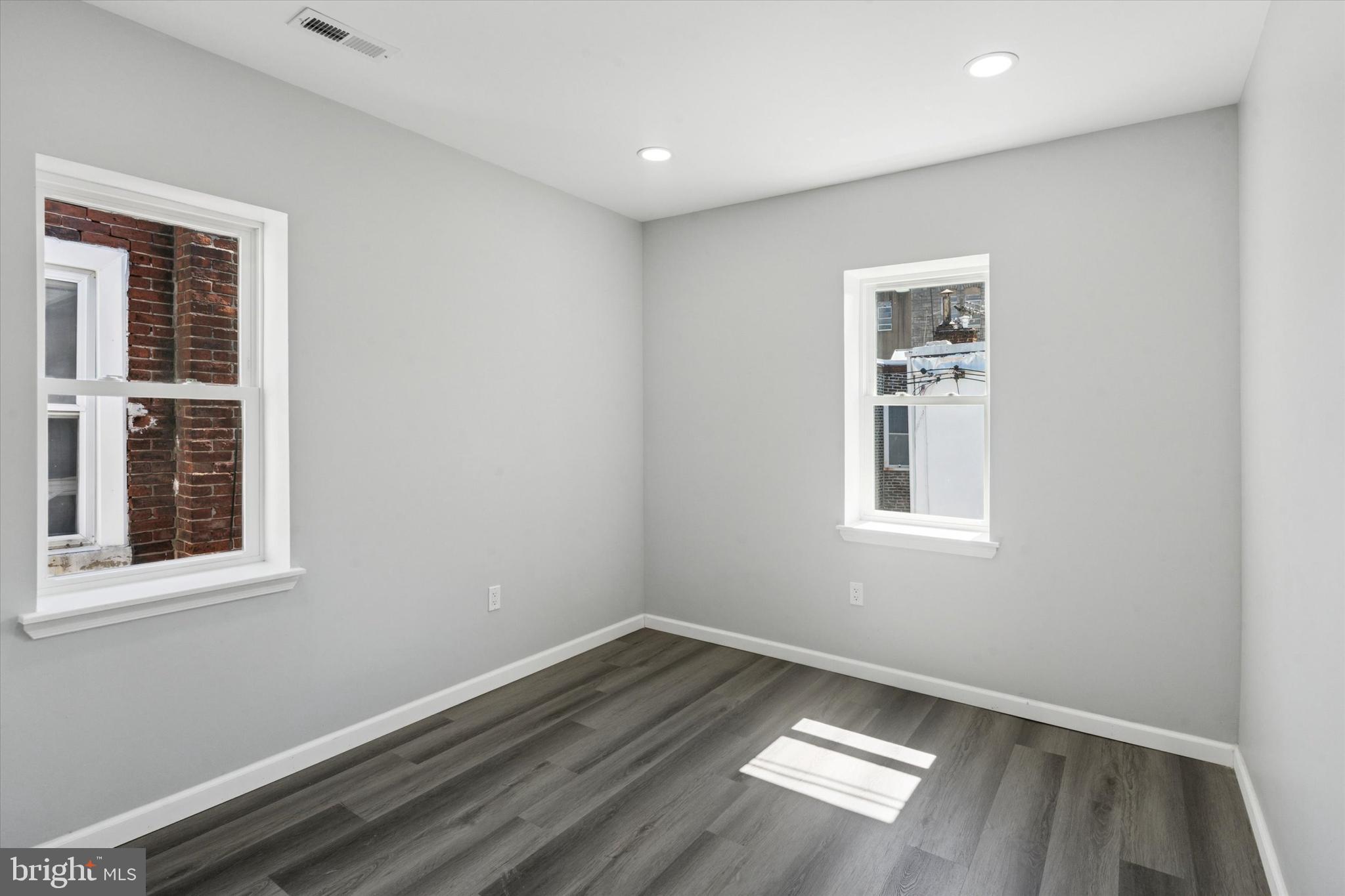 KENSINGTON - Residential