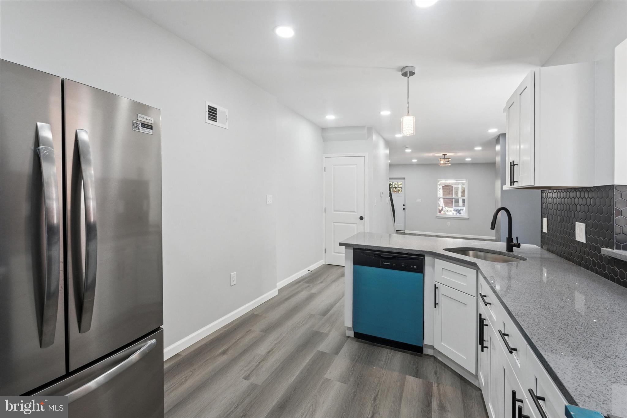 KENSINGTON - Residential