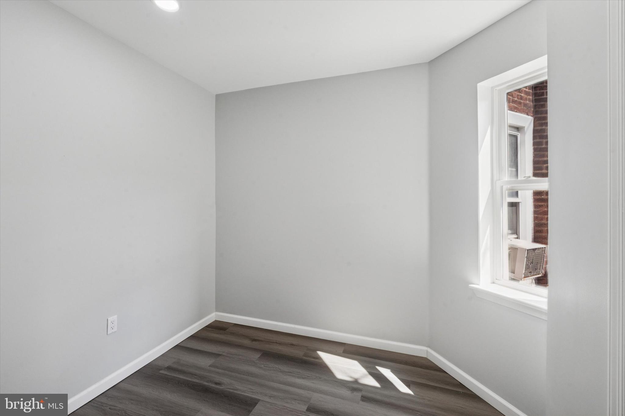 KENSINGTON - Residential