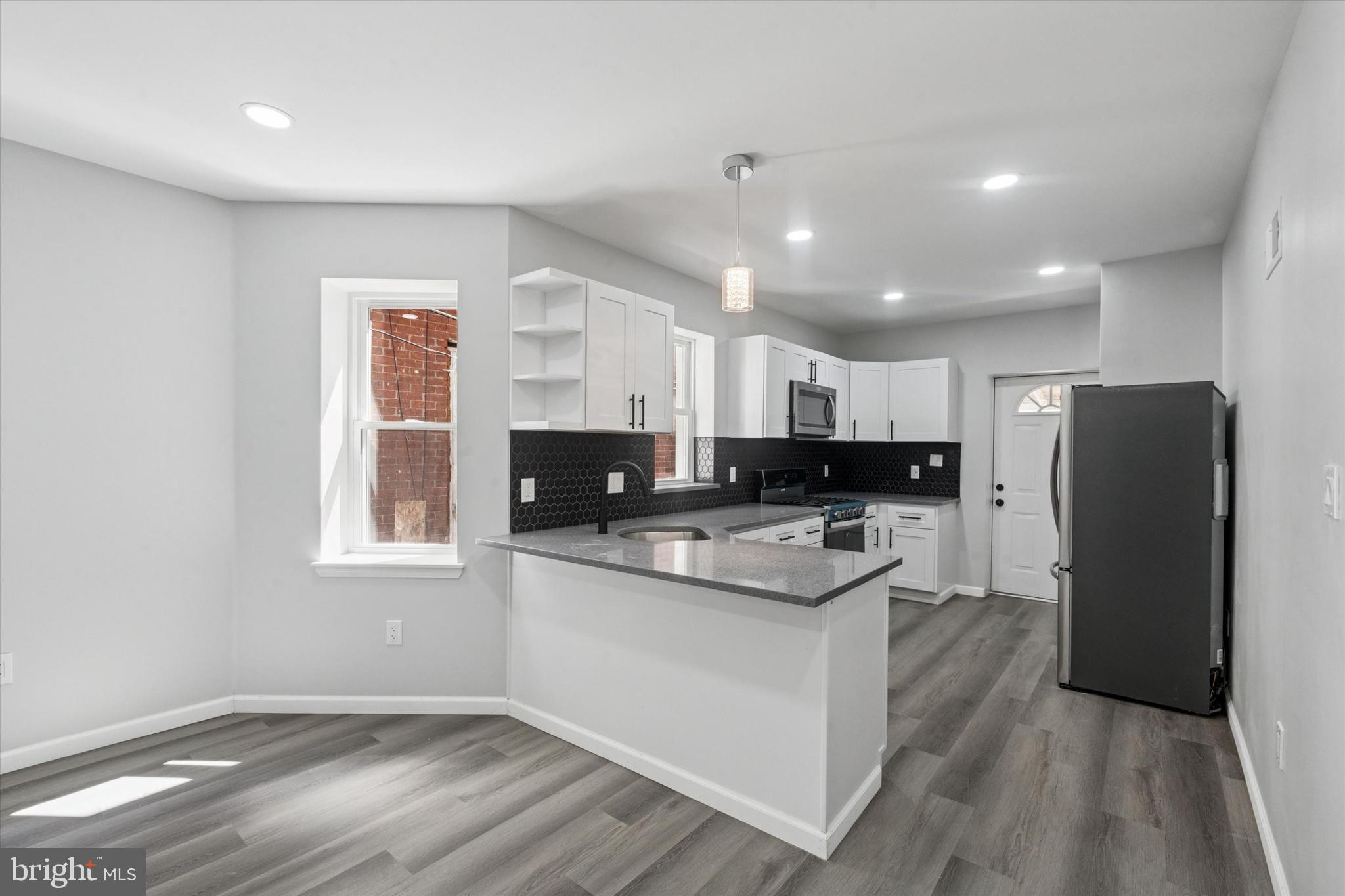 KENSINGTON - Residential