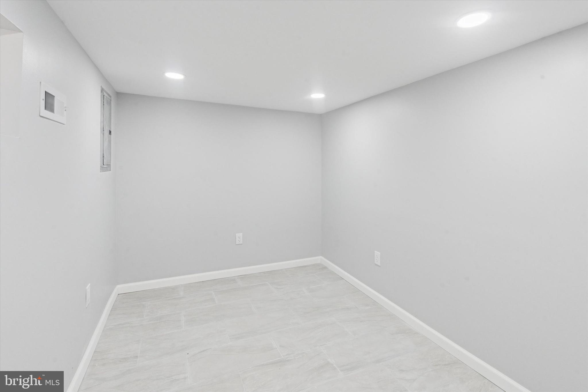 KENSINGTON - Residential