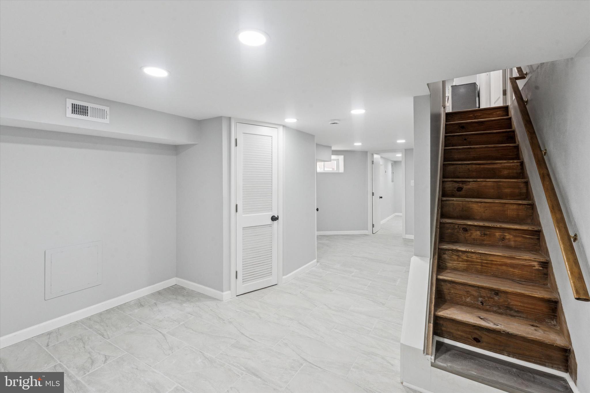 KENSINGTON - Residential