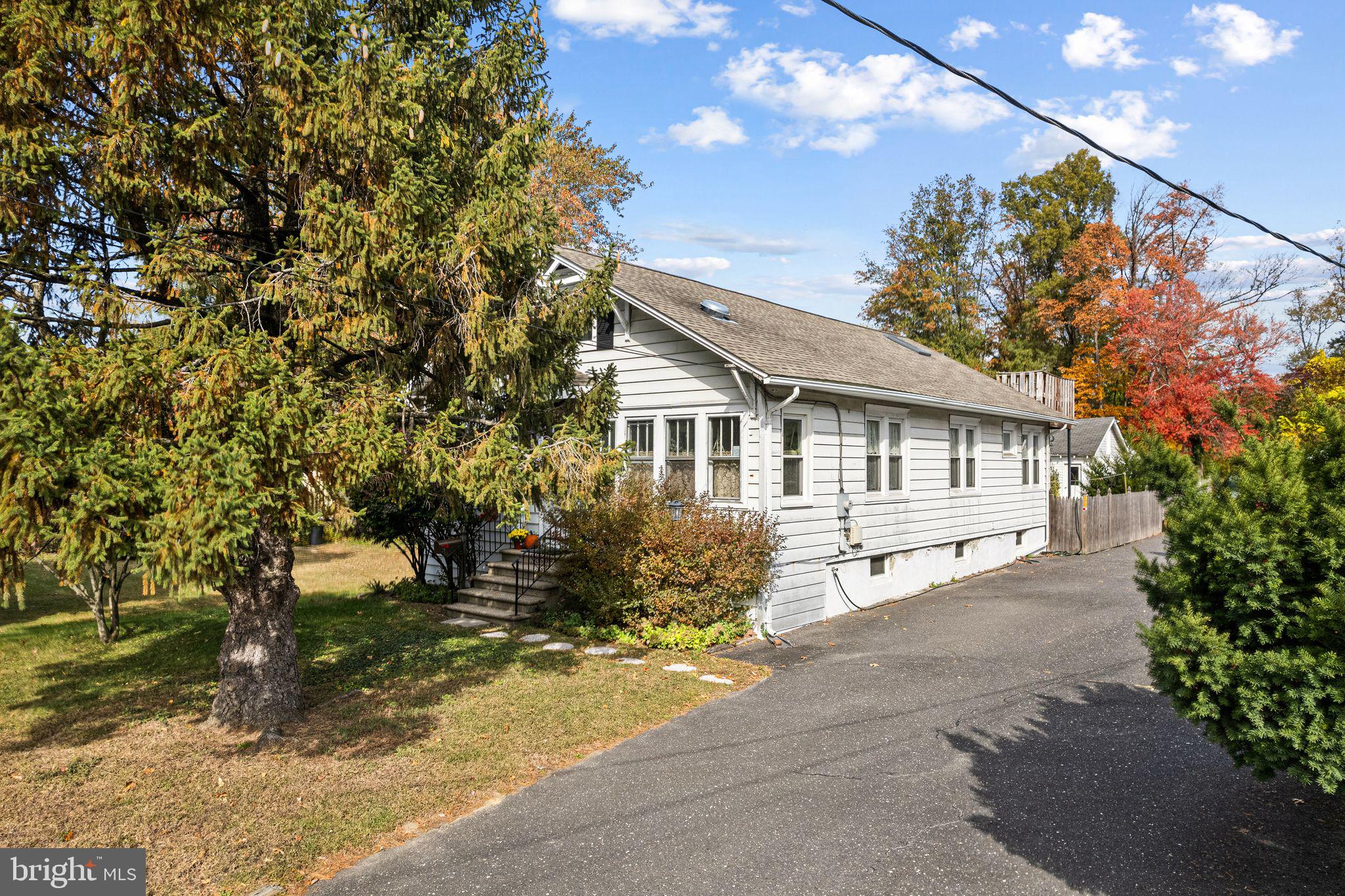 29 E GLOUCESTER PIKE