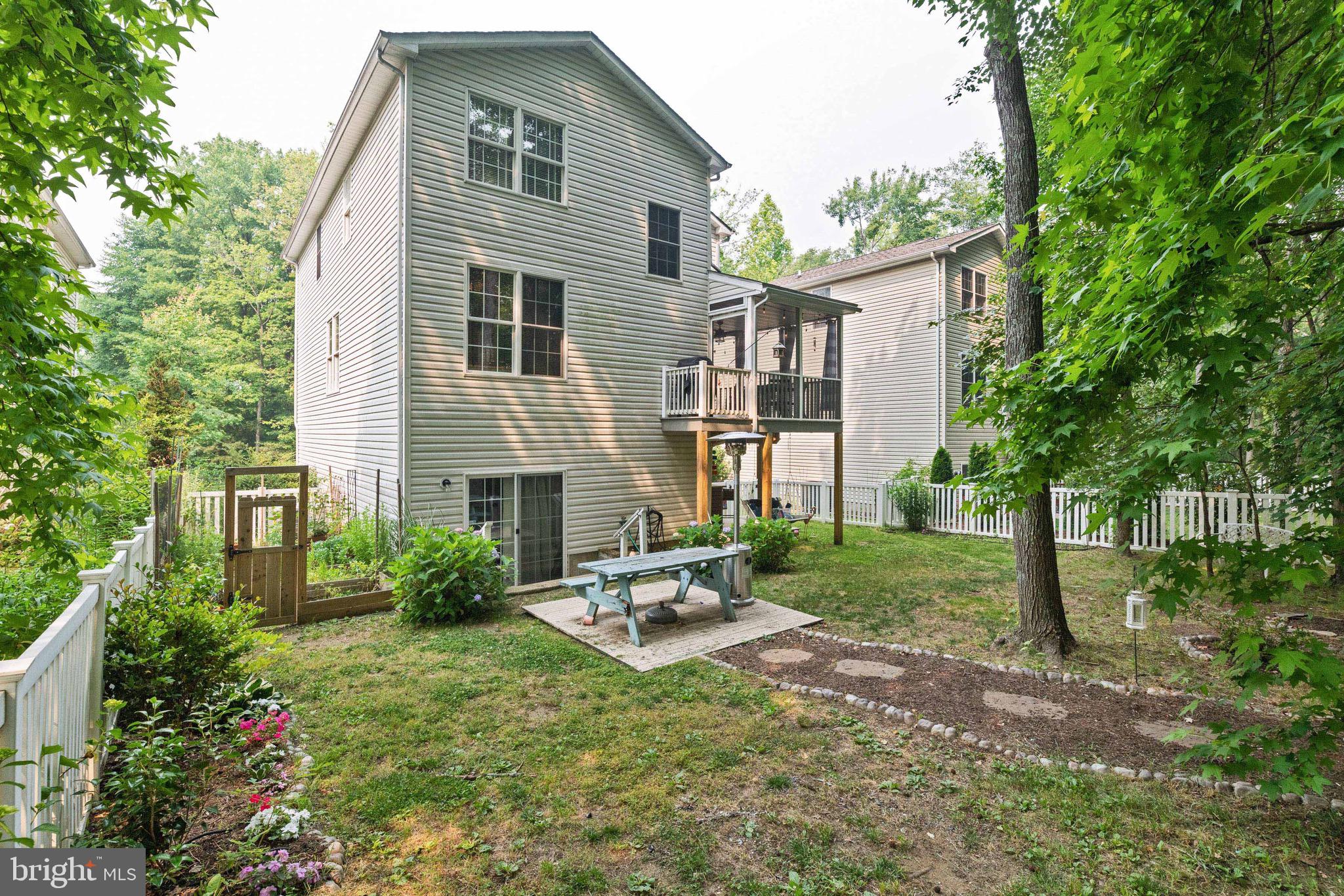 OYSTER HARBOR - Residential Lease