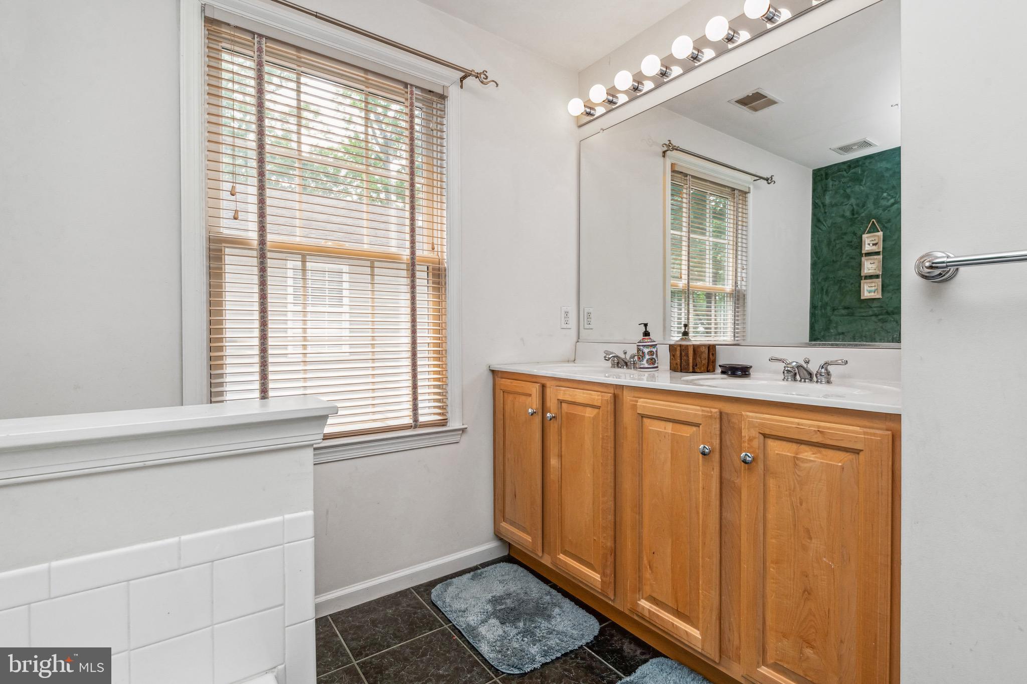 OYSTER HARBOR - Residential Lease