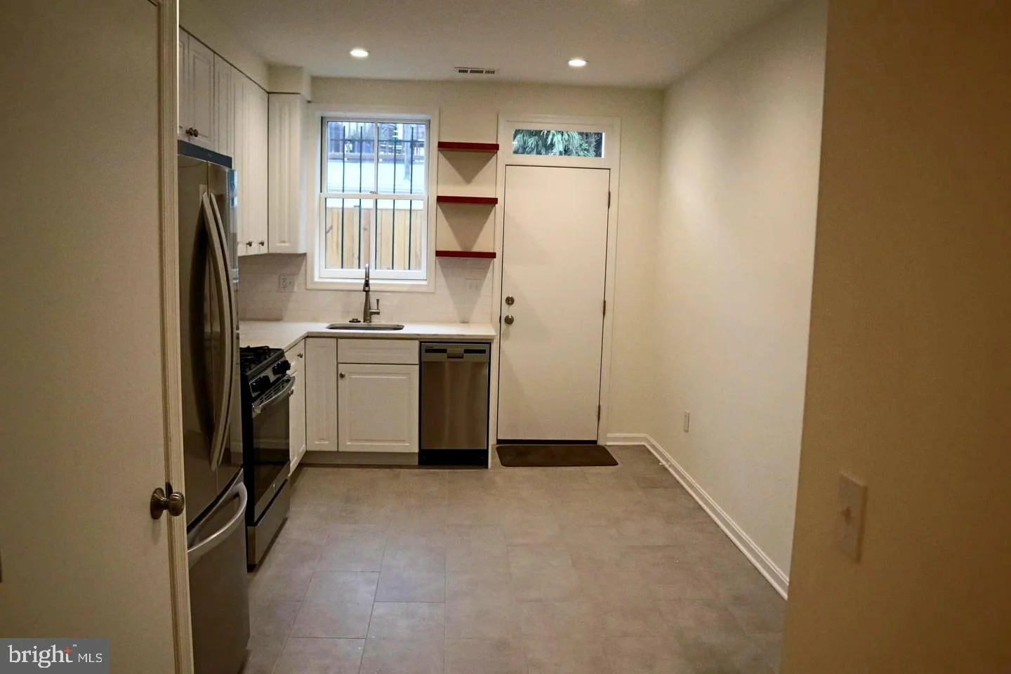 627 Acker Pl NE, Washington, DC 20002 photo 2
