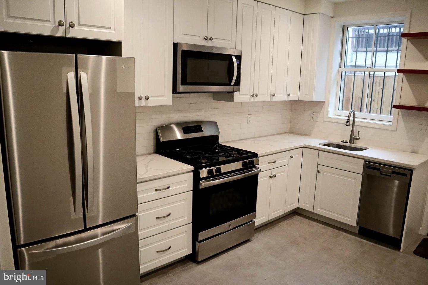 627 ACKER NE