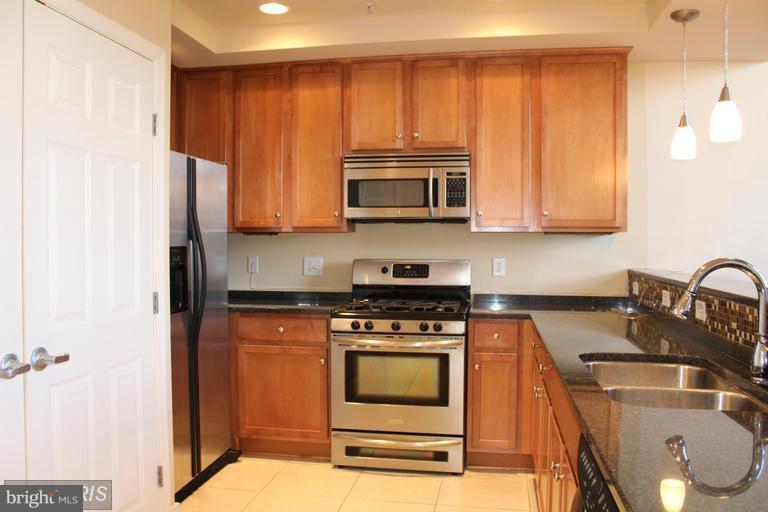 MAURY COMMONS - Residential Lease