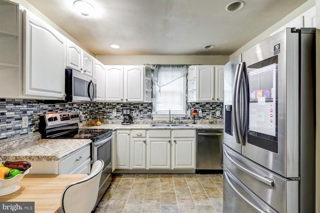 Photo of 1080 Sterling Place, Lancaster, PA 17603 (MLS # PALA2053772)