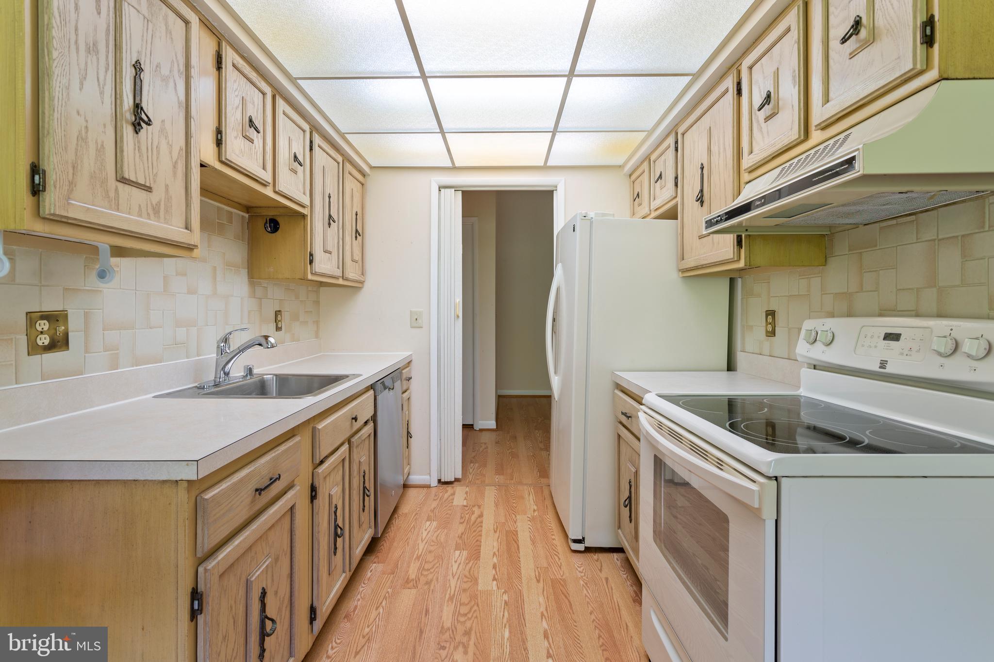 LEISURE WORLD - Residential