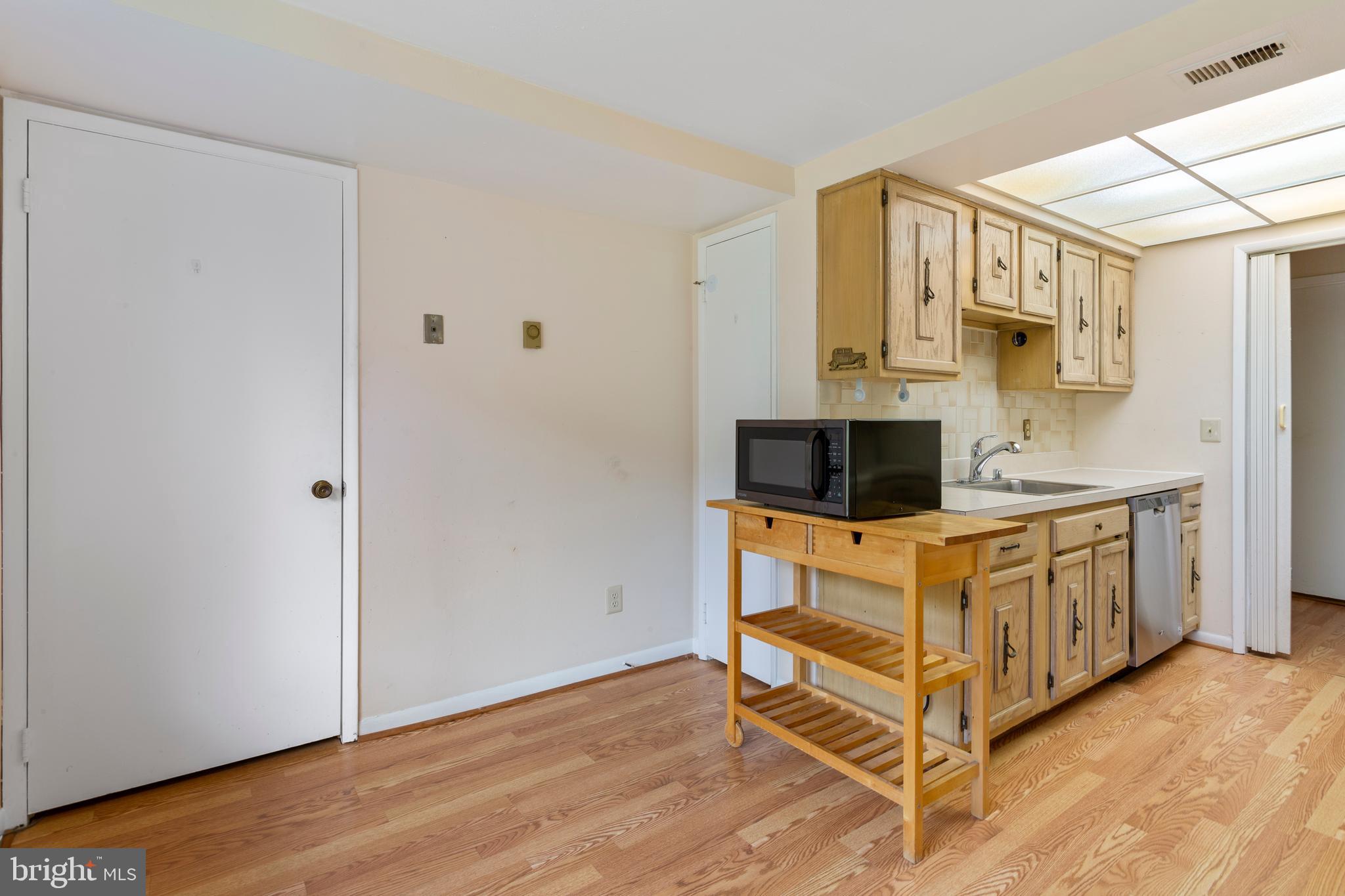 LEISURE WORLD - Residential