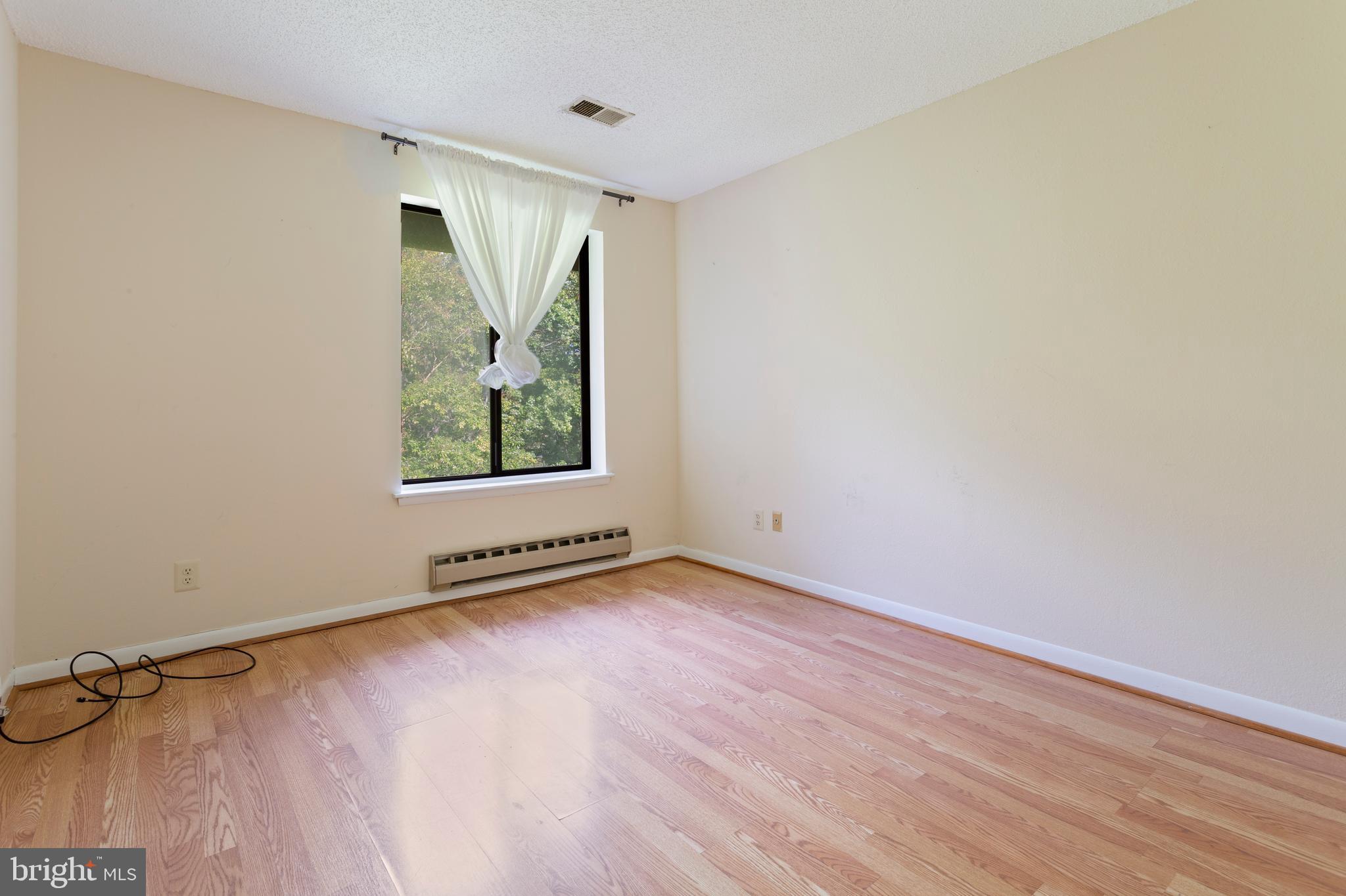 LEISURE WORLD - Residential