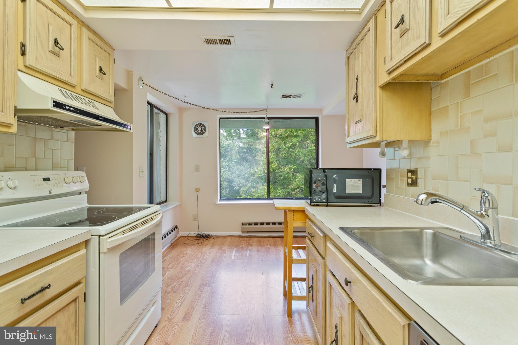 LEISURE WORLD - Residential