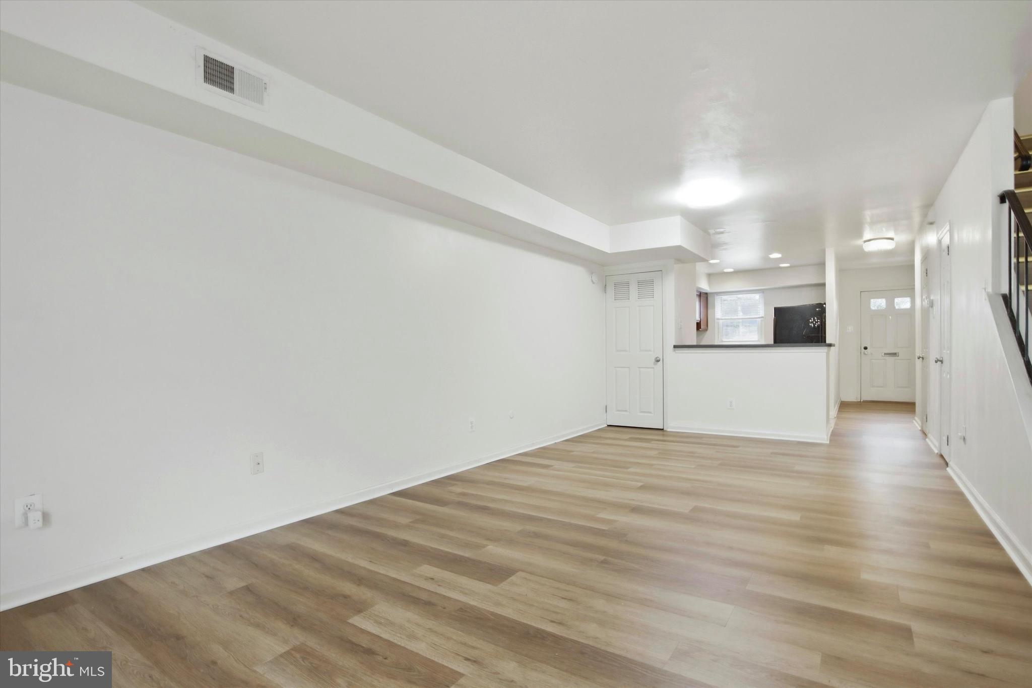 OXFORD OF BLUE BELL - Residential