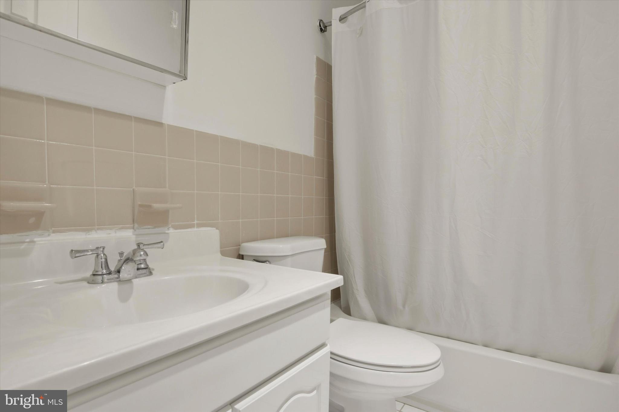 OXFORD OF BLUE BELL - Residential