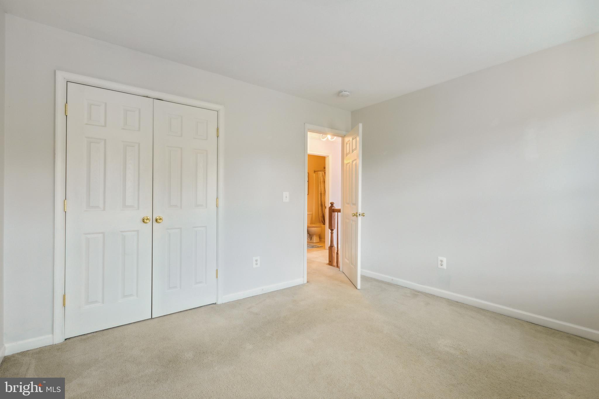 RIVER HILLS - Residential