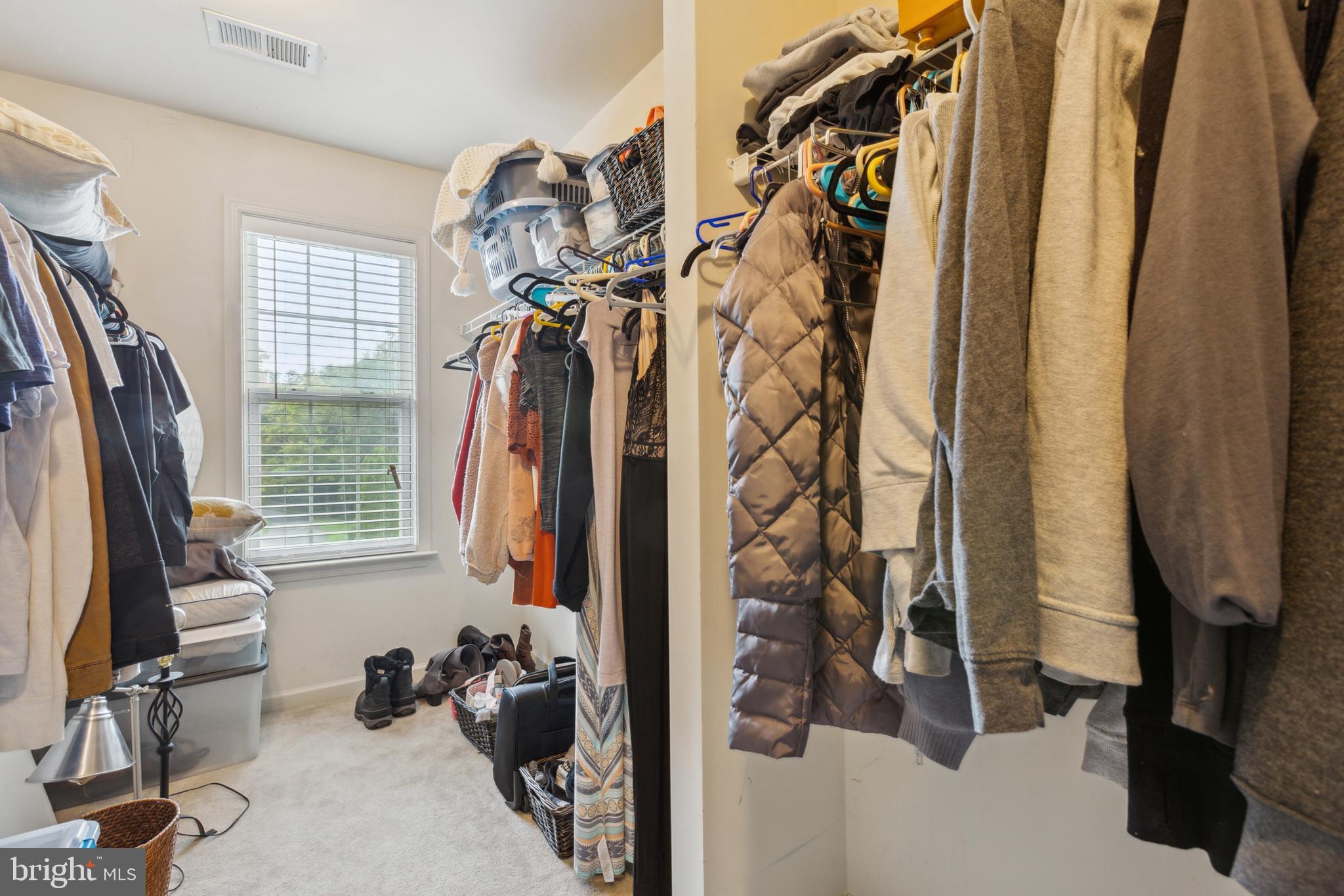 RIVER HILLS - Residential